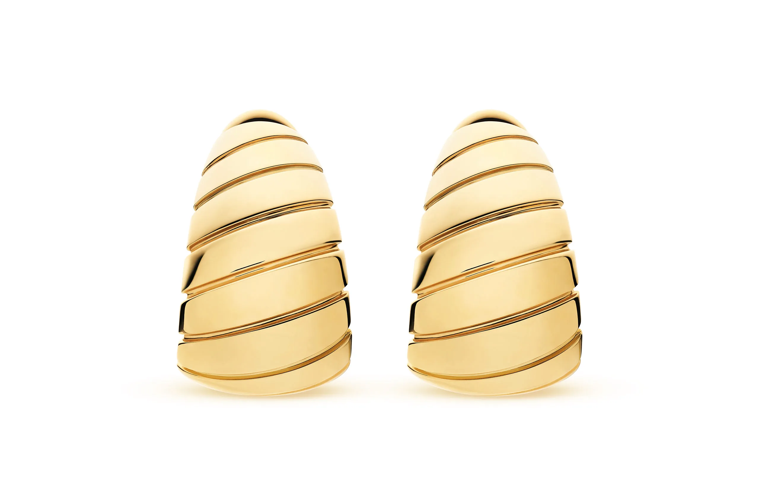 The name derives from the coiled gas pipes of the 1920s, reworked here in polished yellow gold.