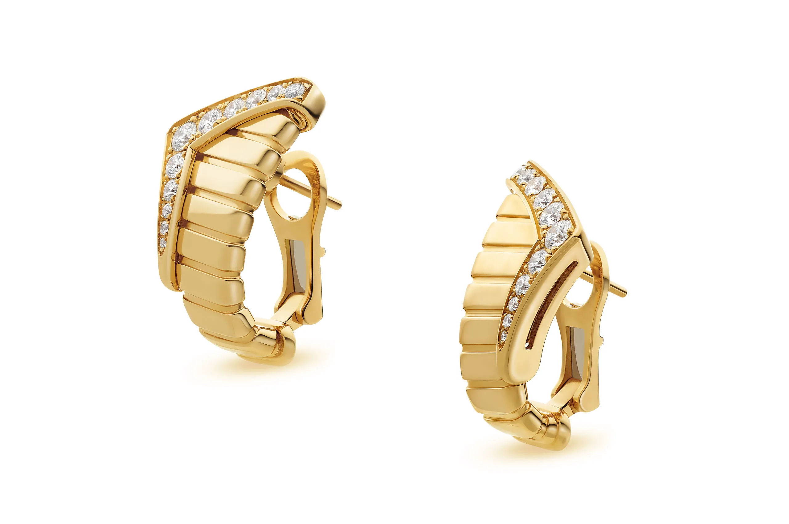 Bvlgari’s Tubogas earrings draw on a technique that interlocks gold strips without soldering, creating the collection’s signature flexible form.