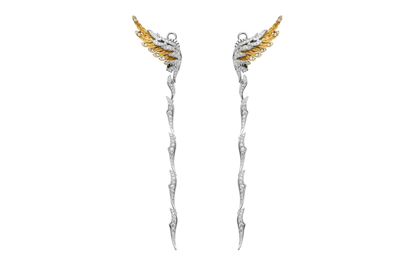 <p>Carrera y Carrera Libre earrings from the Vida collection with diamonds in 18k yellow and white gold</p>