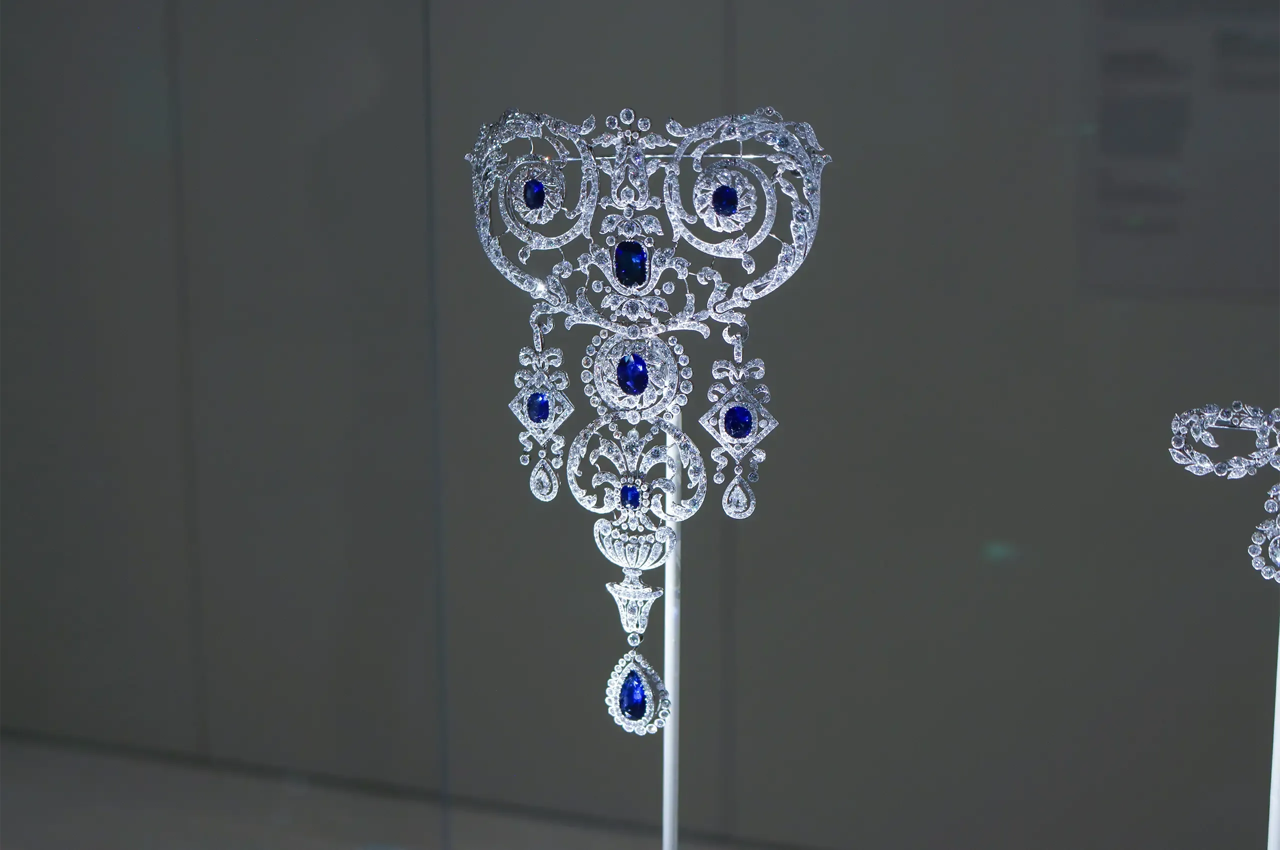 Cartier stomacher brooch, 1907, a special order set with eight sapphires amid an elaborate arrangement of old- and rose-cut diamonds in platinum. Cartier Collection.