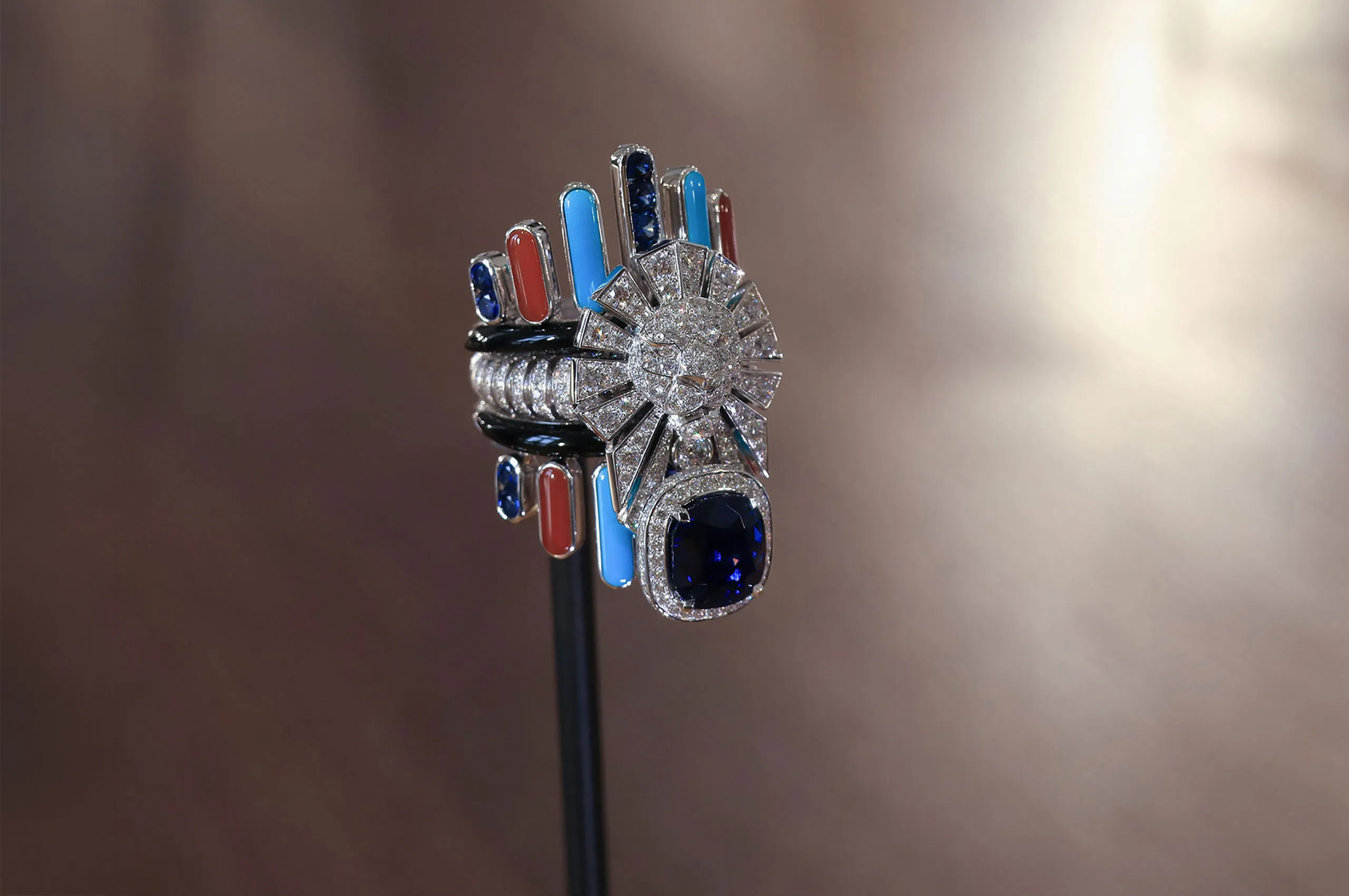 Chanel Symbole Emblématique ring in white gold, set with diamonds, sapphires, turquoise, carnelian and onyx