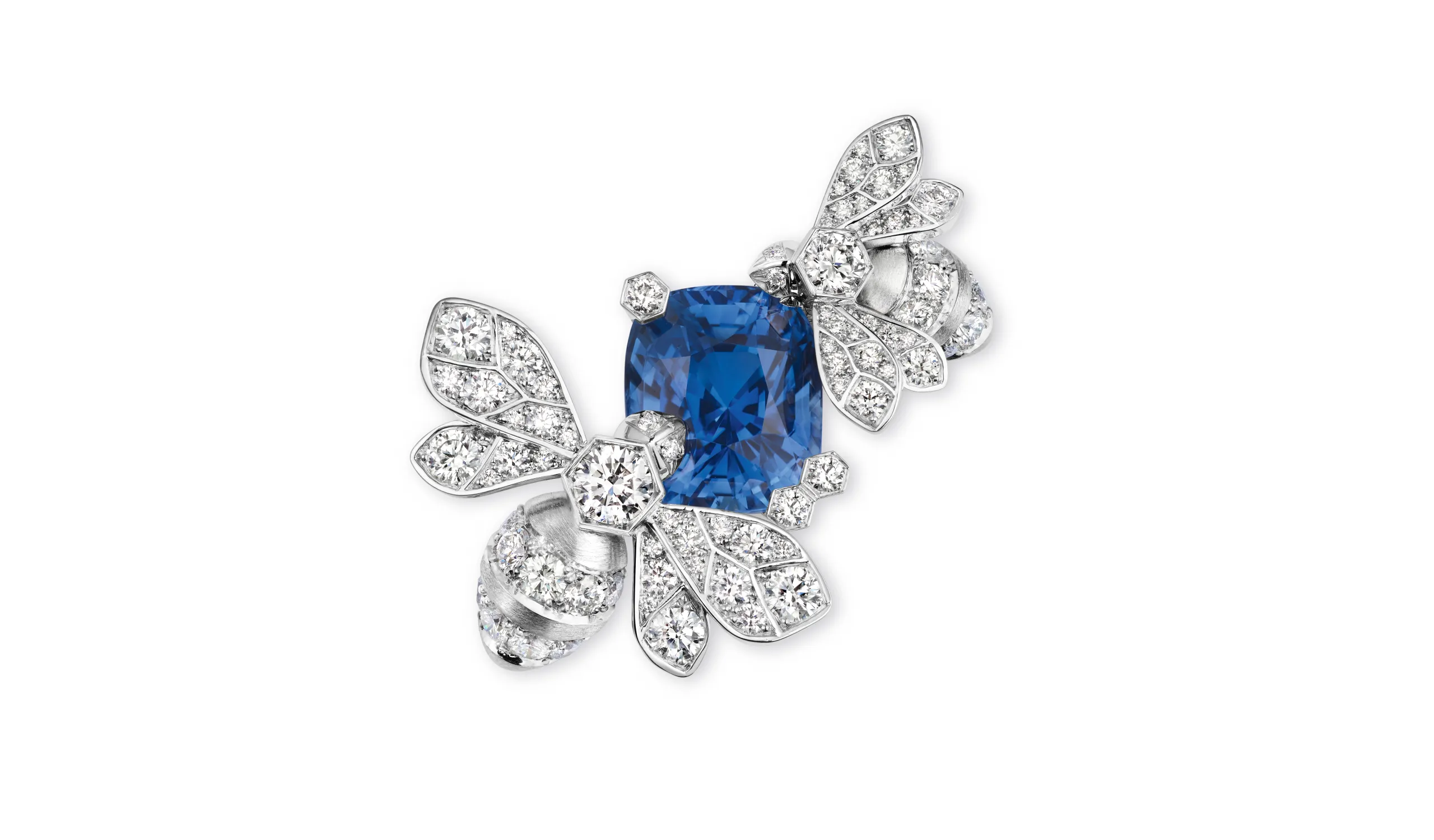 <p>Chaumet Bee brooch in white gold, set with a cushion cut 11.08 carat Ceylon sapphire and brilliant-cut diamonds</p>