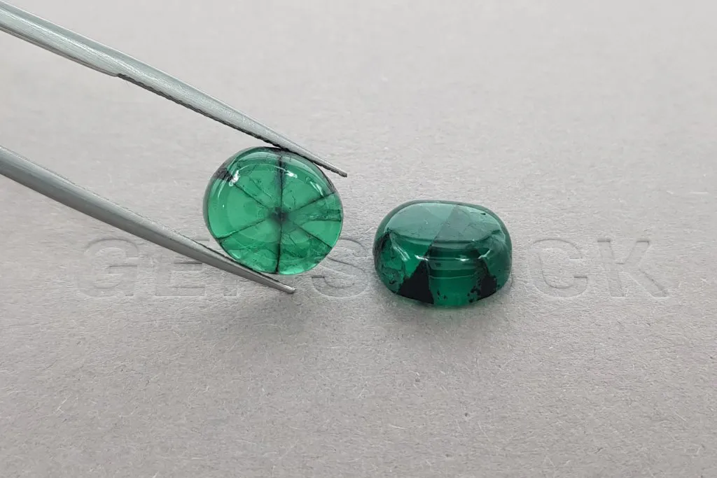 <p>Colombian Vivid Green trapiche emeralds in cabochon cut 11.38 ct – gemstock.org</p>