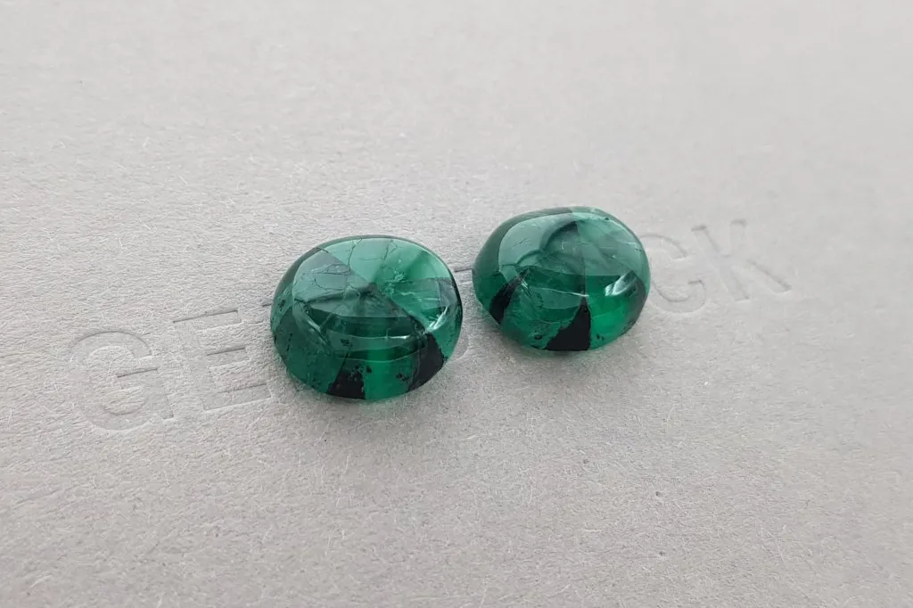 <p>Colombian Vivid Green trapiche emeralds in cabochon cut 11.38 ct – gemstock.org</p>