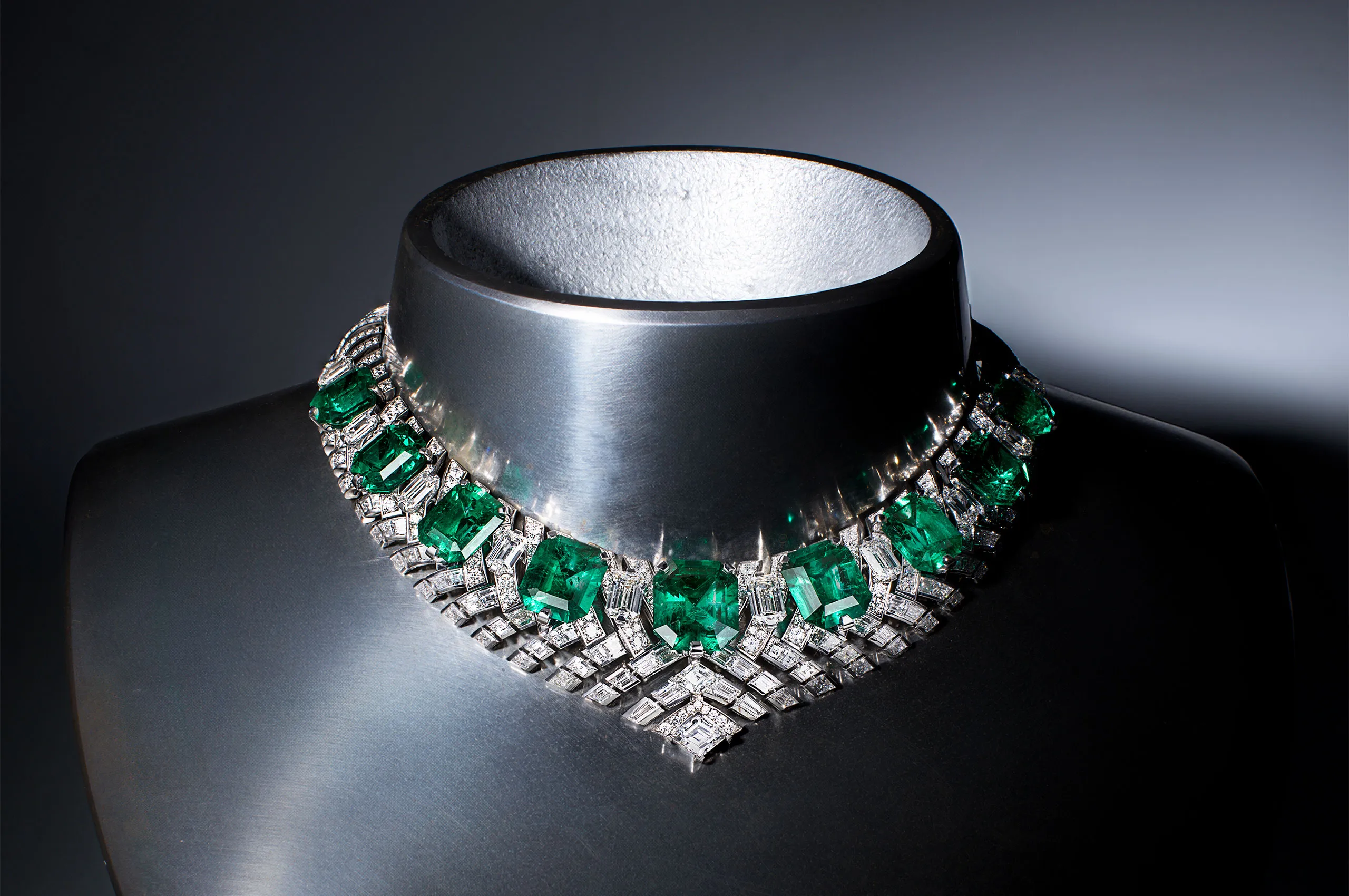 The finished Kalamos necklace, set with 98.35 carats of Colombian emeralds