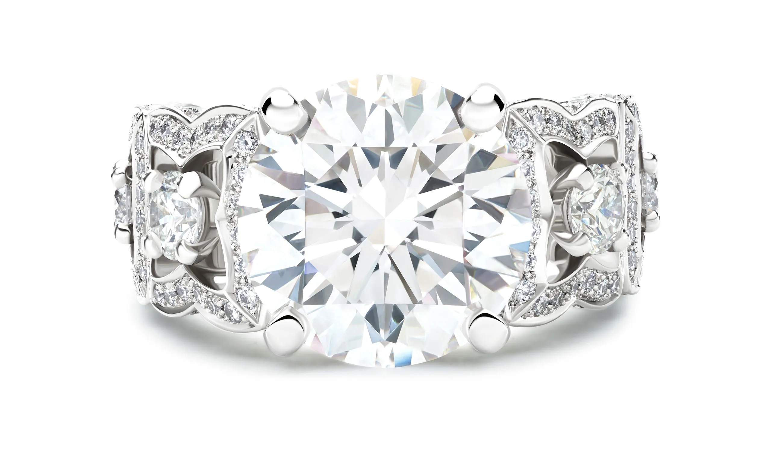 <p>The De Beers Enchanted Lotus ring worn by Maggie Gyllenhaal to the 2026 BAFTAs</p>