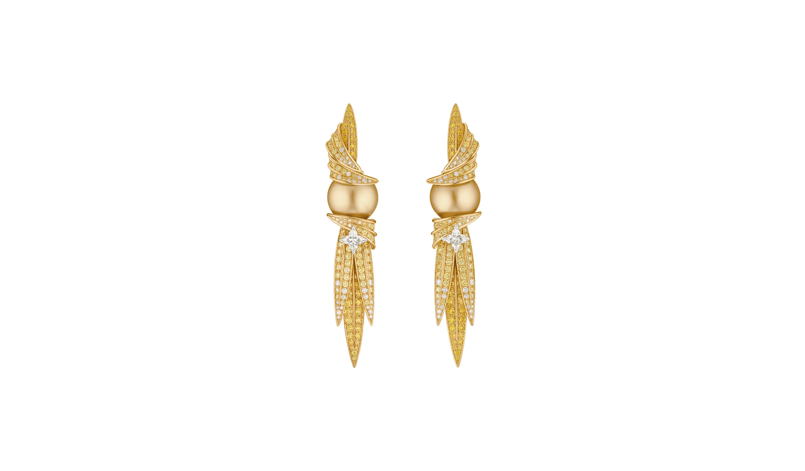 <p>Fortune high jewellery earrings, set with two golden pearls and yellow and white diamonds</p>
