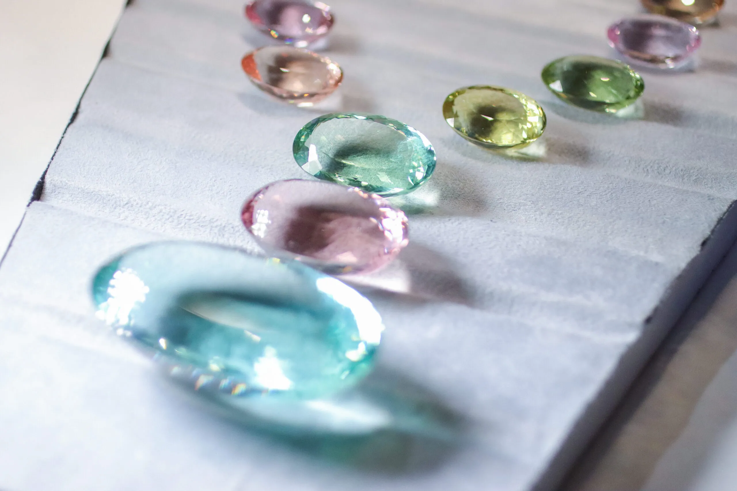<p>The centre aquamarine alone weighed 611.62ct</p>
