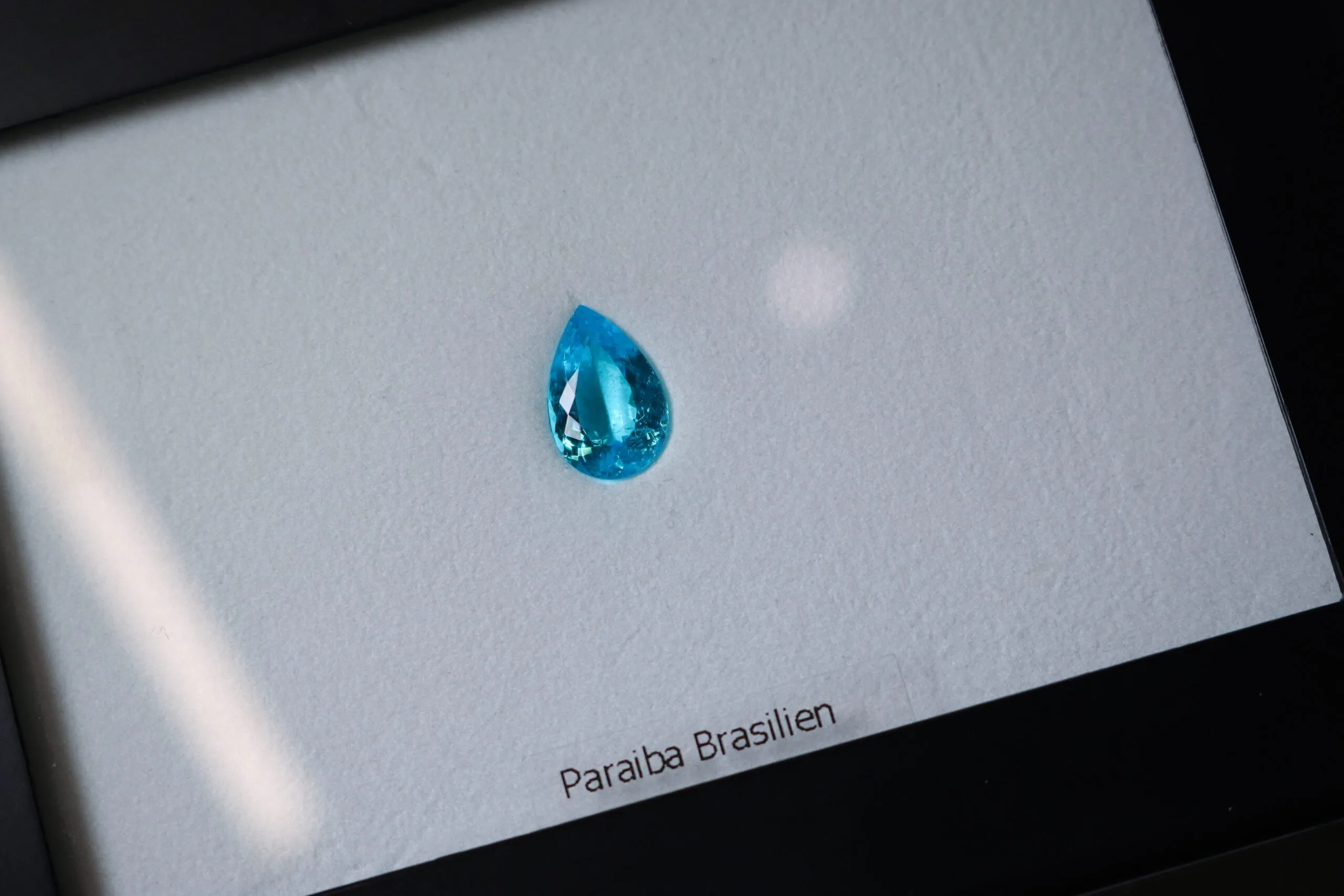 <p>Most Brazilian Paraíbas are under 1ct, making a 5ct faceted gem a truly exceptional find</p>

