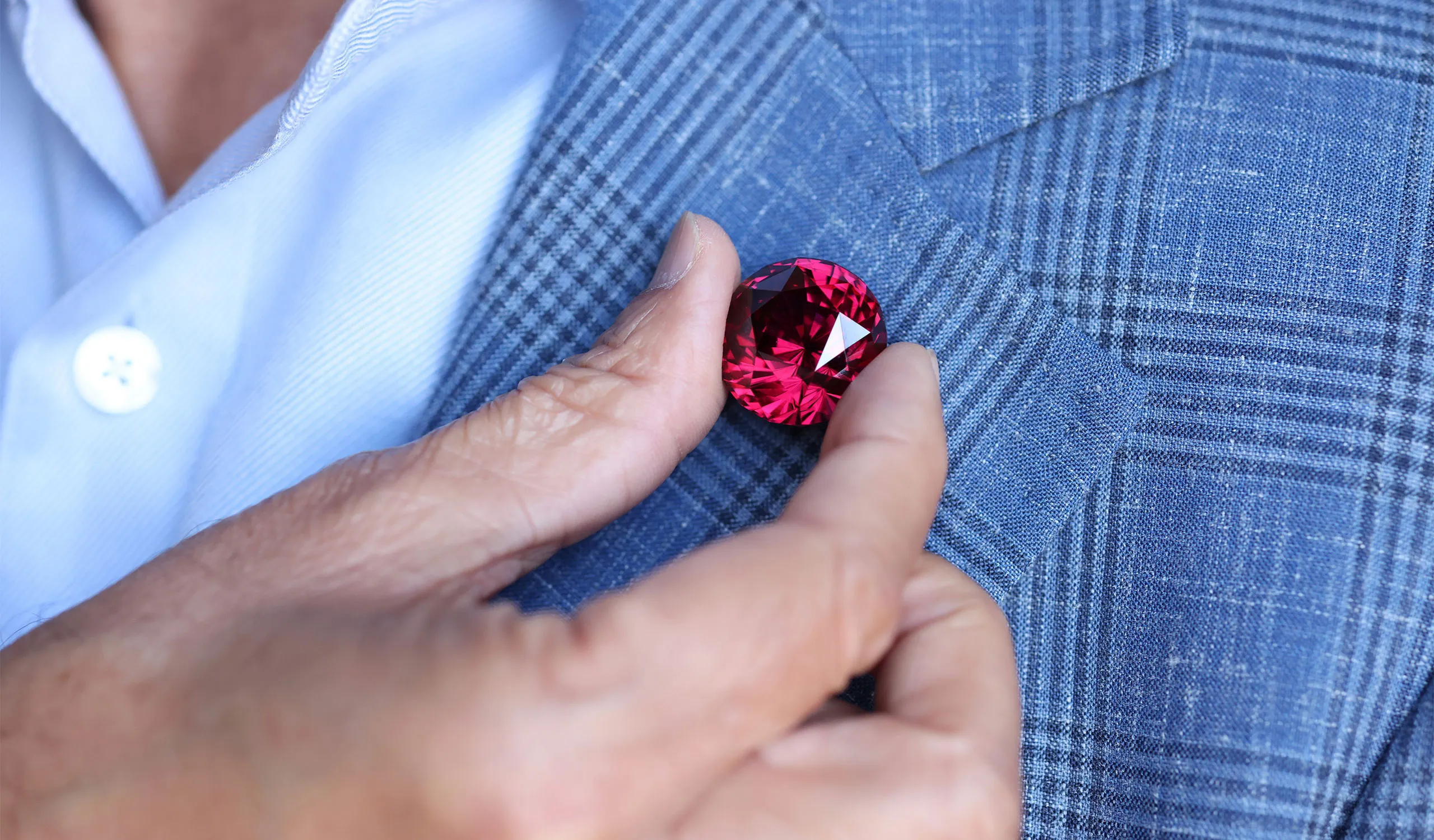<p>Imagining a spectacular coloured gemstone as a lapel pin or brooch, allowing its energy to be worn and enjoyed</p>
