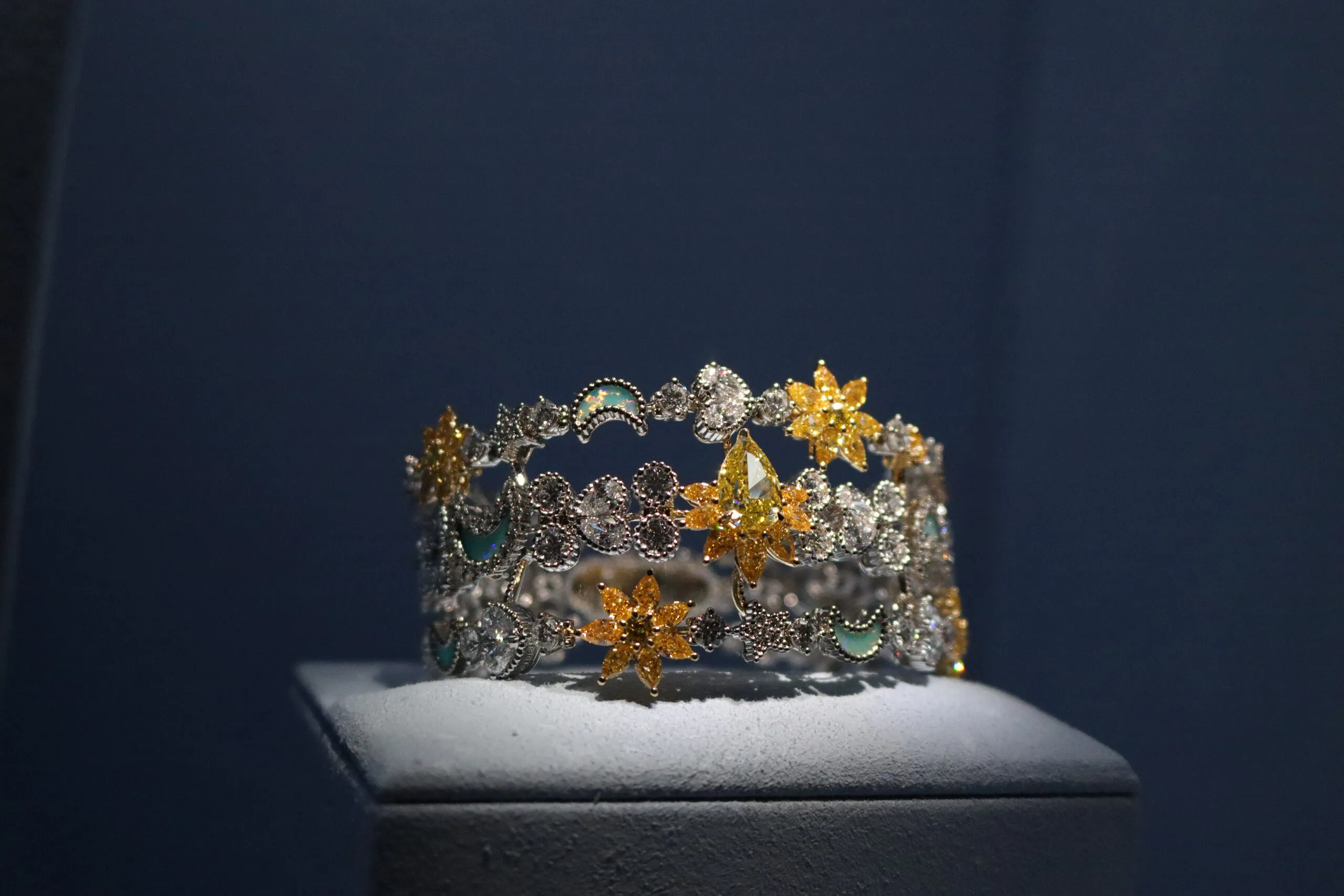 <p>Further creations in the Soleil Céleste hero suite of the Belle Dior High Jewellery collection by Dior Joaillerie</p>
