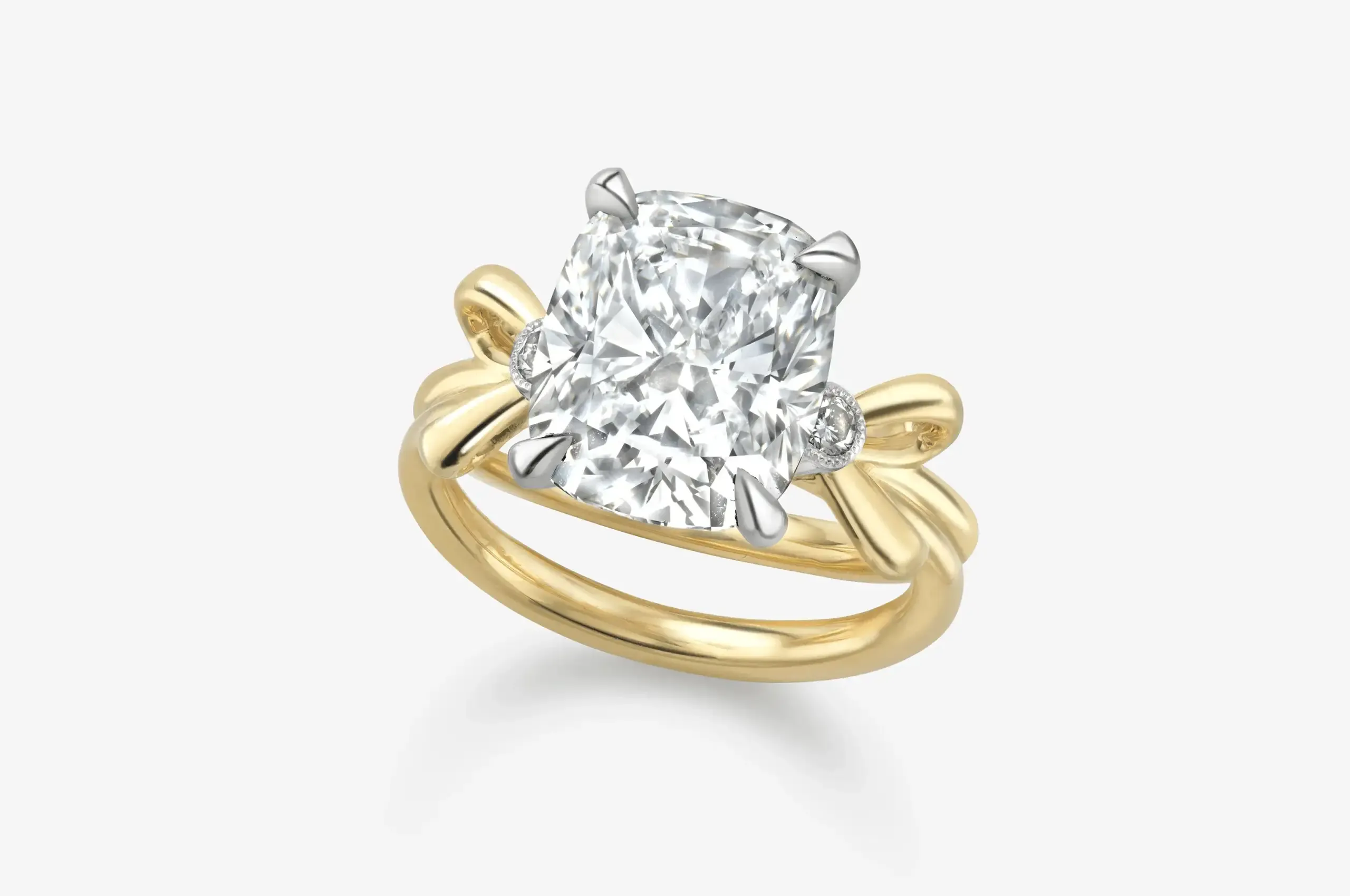 Designed with Jessica McCormack’s Day Diamonds philosophy in mind, the collection is made to be stacked, layered and worn well beyond formal occasions.