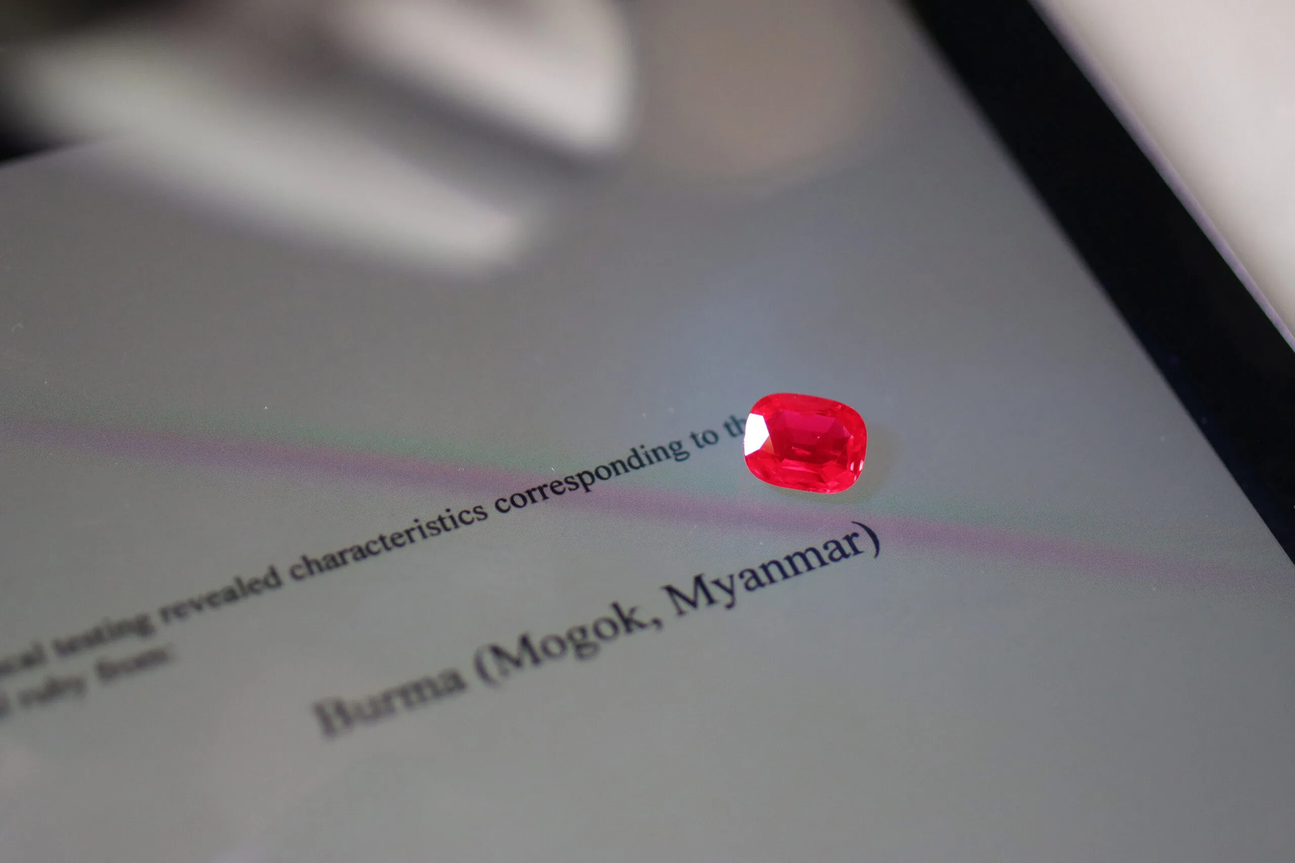 <p>If this stone were truly 3.50ct carats, the price would jump by approximately 25% per carat</p>
