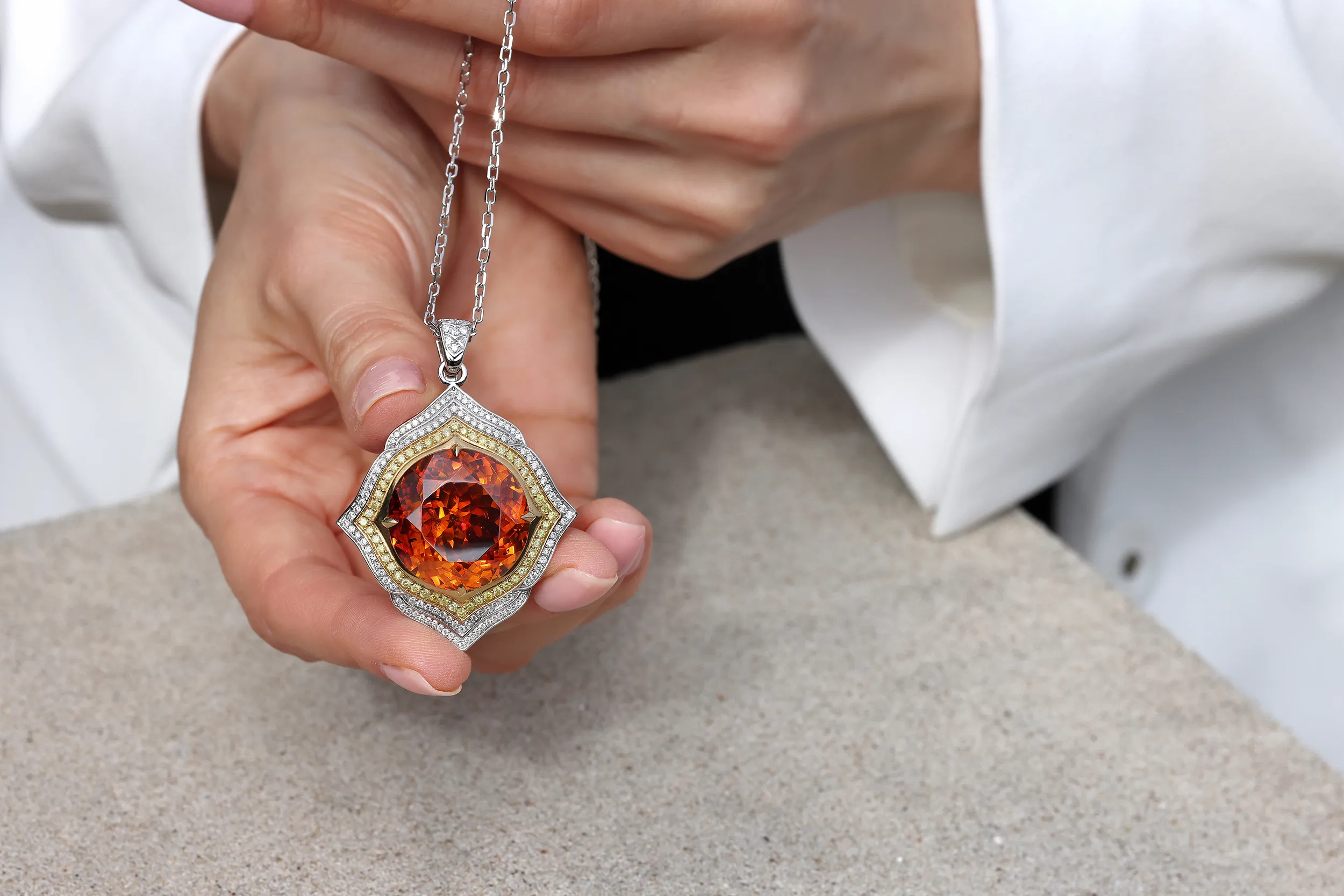 <p>Sphalerite is one of many collector&#8217;s gemstones in the Chromia New York Collection</p>
