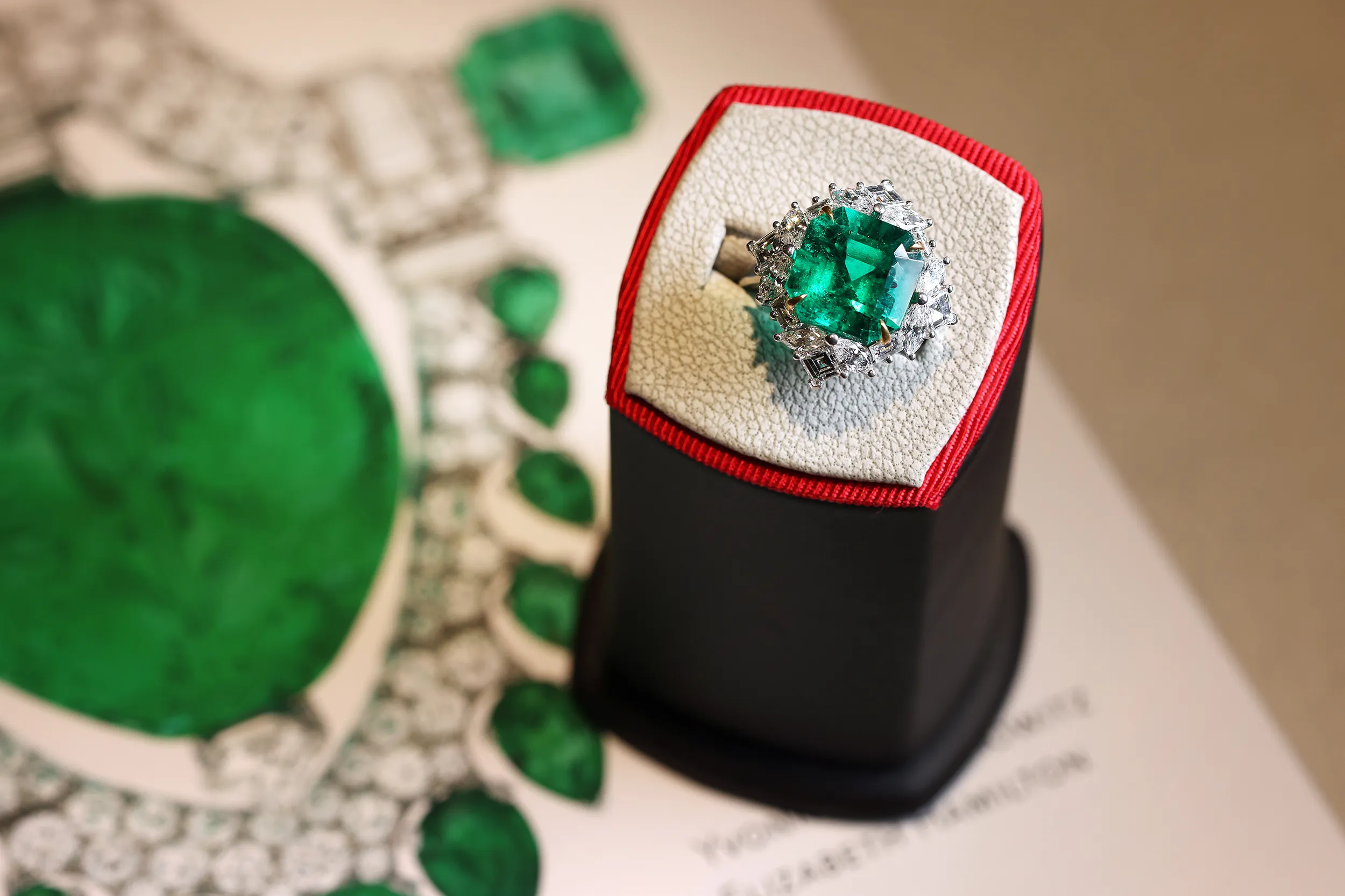 <p>Oscar Heyman continues to set the standard with its dedication to finding superb, rare and esoteric gemstones. Using the most rigorous criteria for colour, lustre and cut, its in-house experts view thousands of gems from which only a small handful are selected</p>
