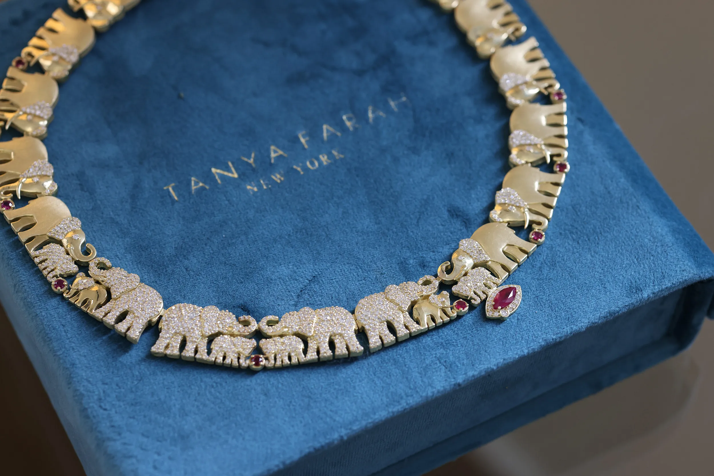 <p>Tanya Farah Fine Jewelry Majestic Elephants collar necklace with 6 carats of diamonds set in 18k yellow goldl</p>