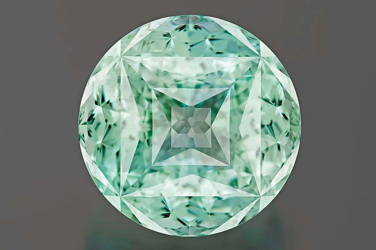 <p>The “Great in a Tiny” 160.94 carat topaz with 722 facets from the “World Heritage” collection by Viktor Tuzlukov</p>