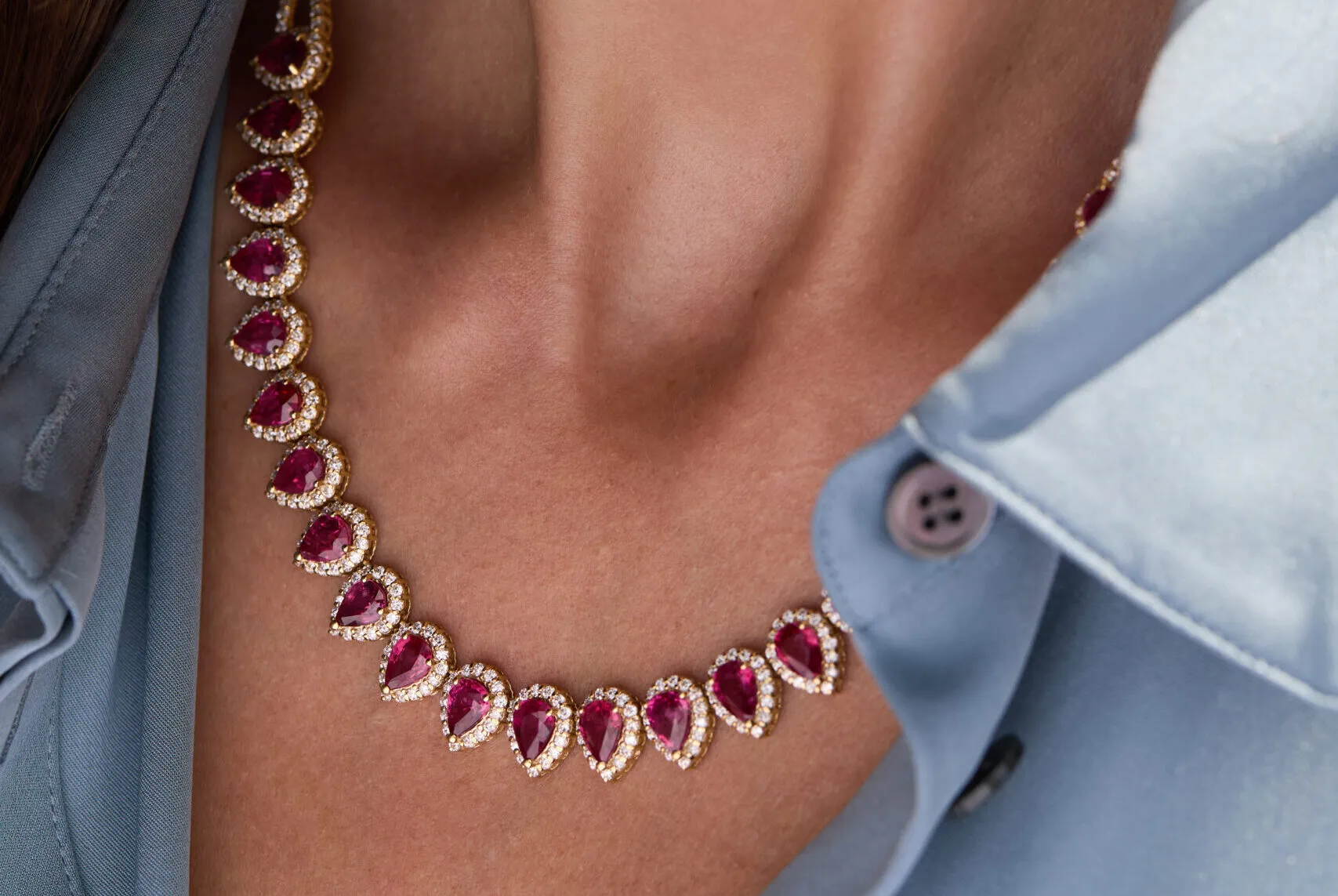 <p>A model wears the Le Vian Cleopatra necklace, part of the Devotion – A Le Vian Love Story chapter of the 2026 Trend Forecast</p>