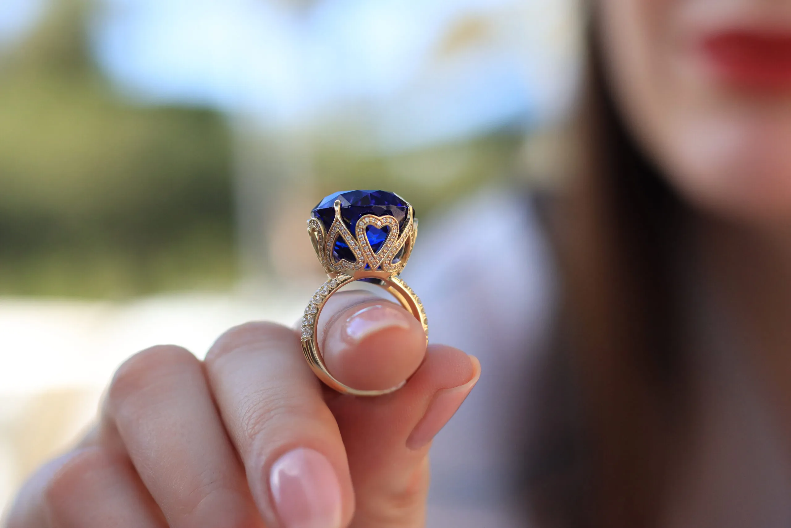 <p>Lisa Nik describes tanzanite as &#8216;The Lord of Cocktail Rings&#8217; with this piece from the Colors collection being the perfect example</p>
