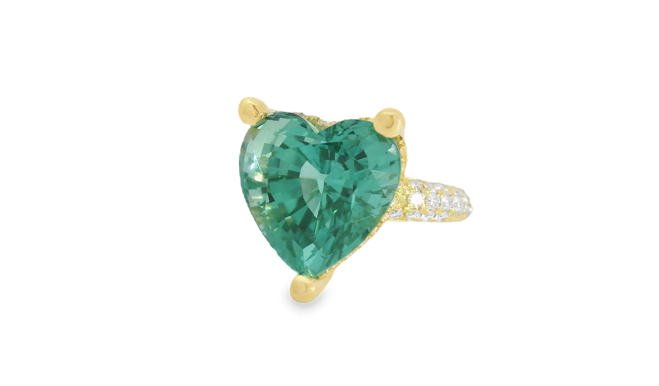 <p>Lisa Nik ring from the Colors collection, set with a heart-shaped mint tourmaline of 11.14 carats and diamonds in 18k yellow gold</p>
