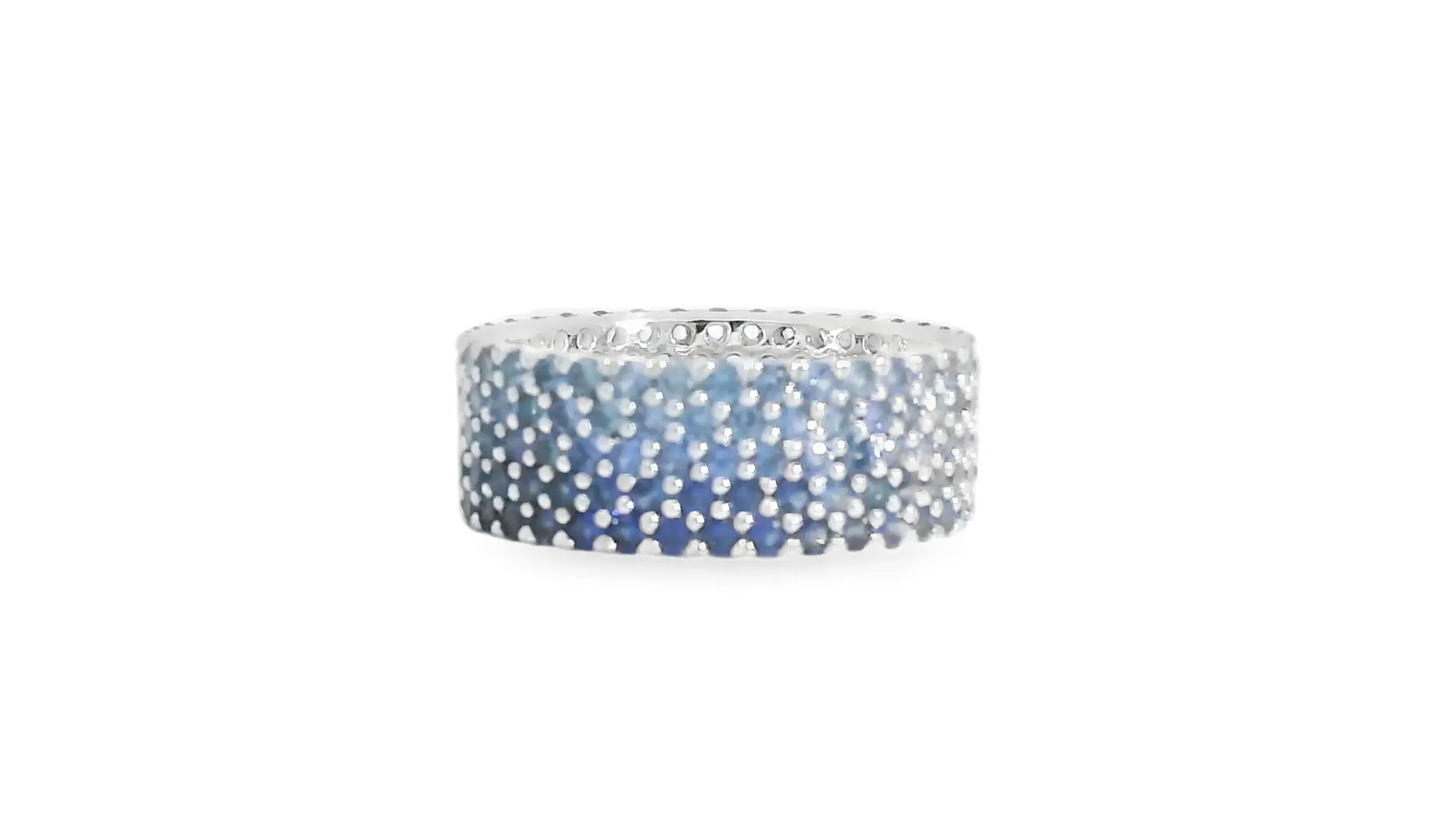 <p>Lisa Nik Ombré band from the Rainbow collection, set with 3.83 carats of blue sapphire in 18k white gold</p>
