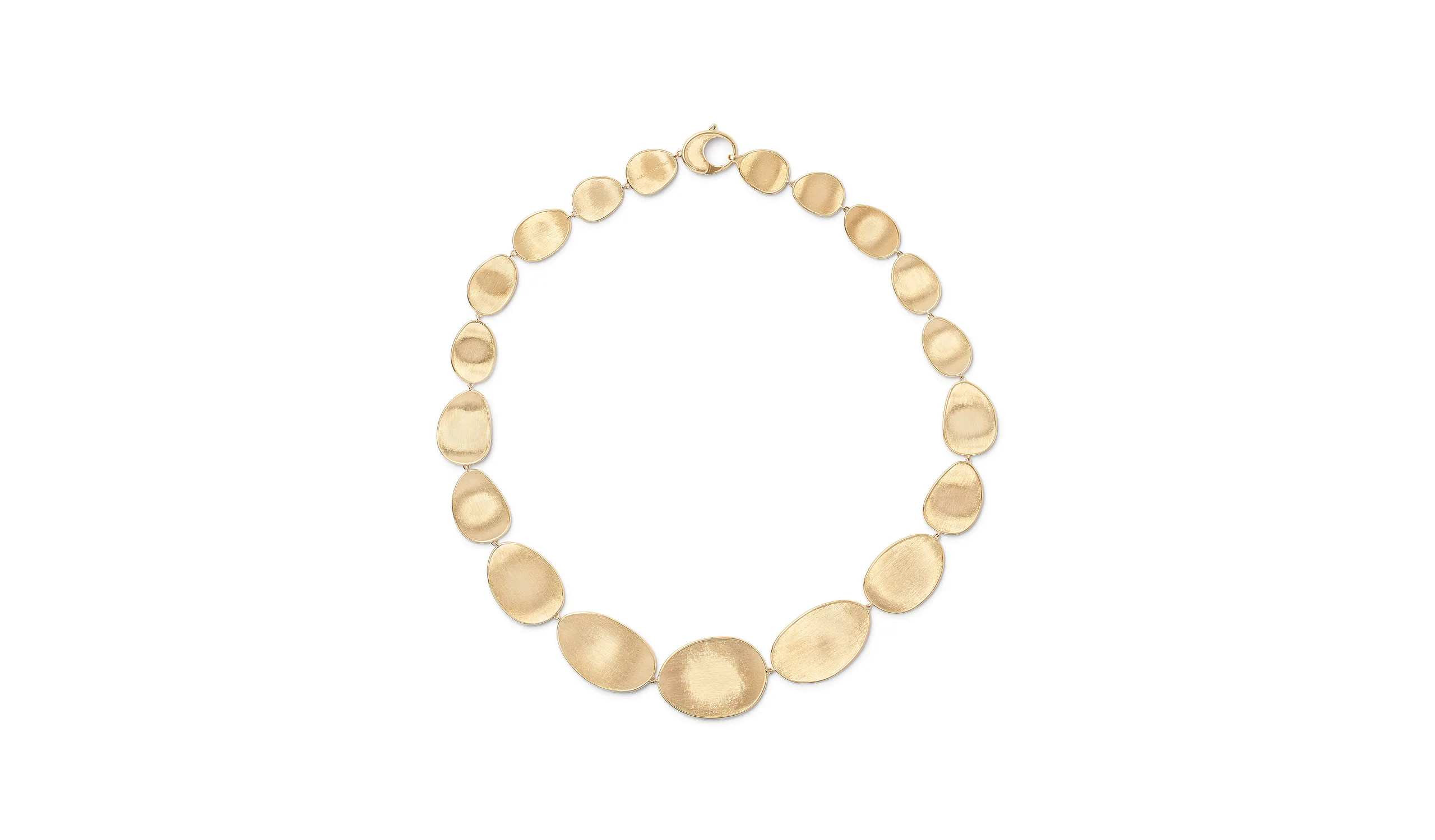 <p>Marco Bicego necklace in 18k yellow gold from the Lunaria collection, featuring hand-engraved, irregular gold leaves with a brushed finish</p>