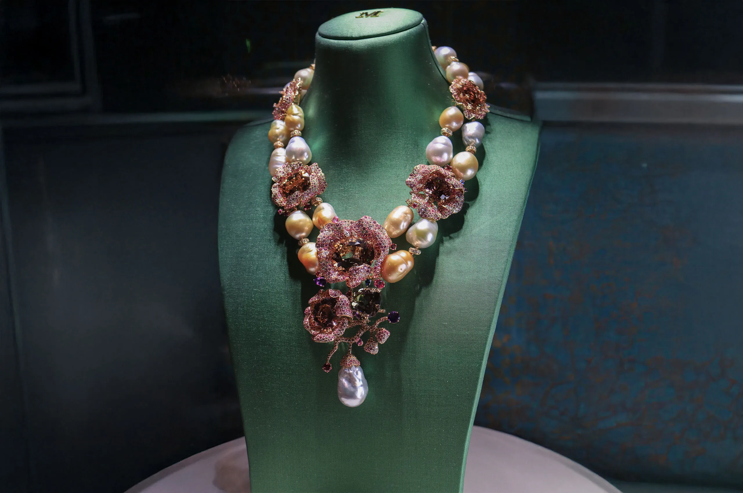 <p>Margot McKinney Bloem collier with eight significant tourmalines (total 240.56ct) including a gem of 65.85 carats at the centre of the piece, along with an impressive collection of 27 large Australian South Sea baroque pearls. The 26 pearls in the collier’s double strands measure15-20mm, while a single, particularly rare example measuring 21x32mm is placed as the focal point beneath the hero tourmalines. Bloem is completed with white diamonds, brown diamonds, blue, pink and purple sapphires, pink tourmalines, amethysts and rubellites, set in 18k yellow gold </p>
