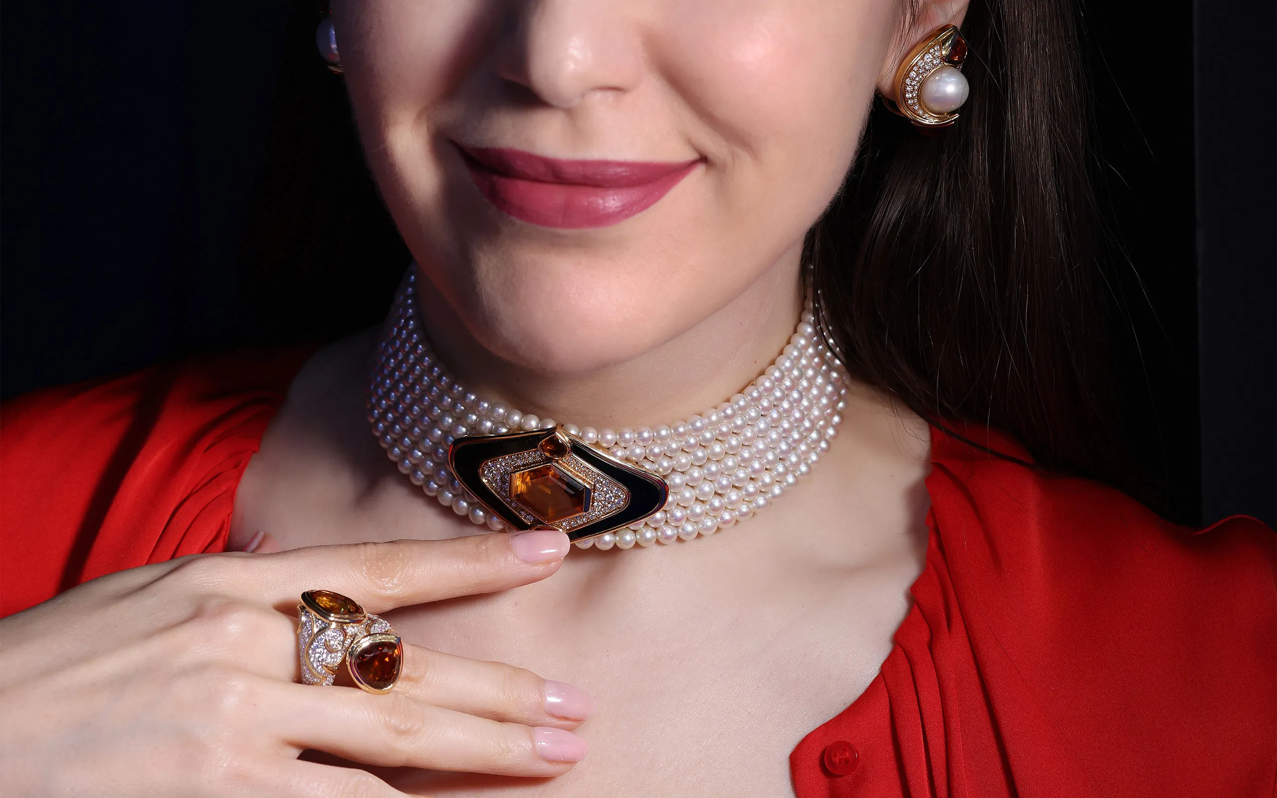 <p>Katerina wears the Big Onda Toi & Moi ring, set with a 6.10ct pear-shaped Madeira citrine, 5.84ct pear-shaped light citrine and pavé diamonds in 18k yellow gold</p>
