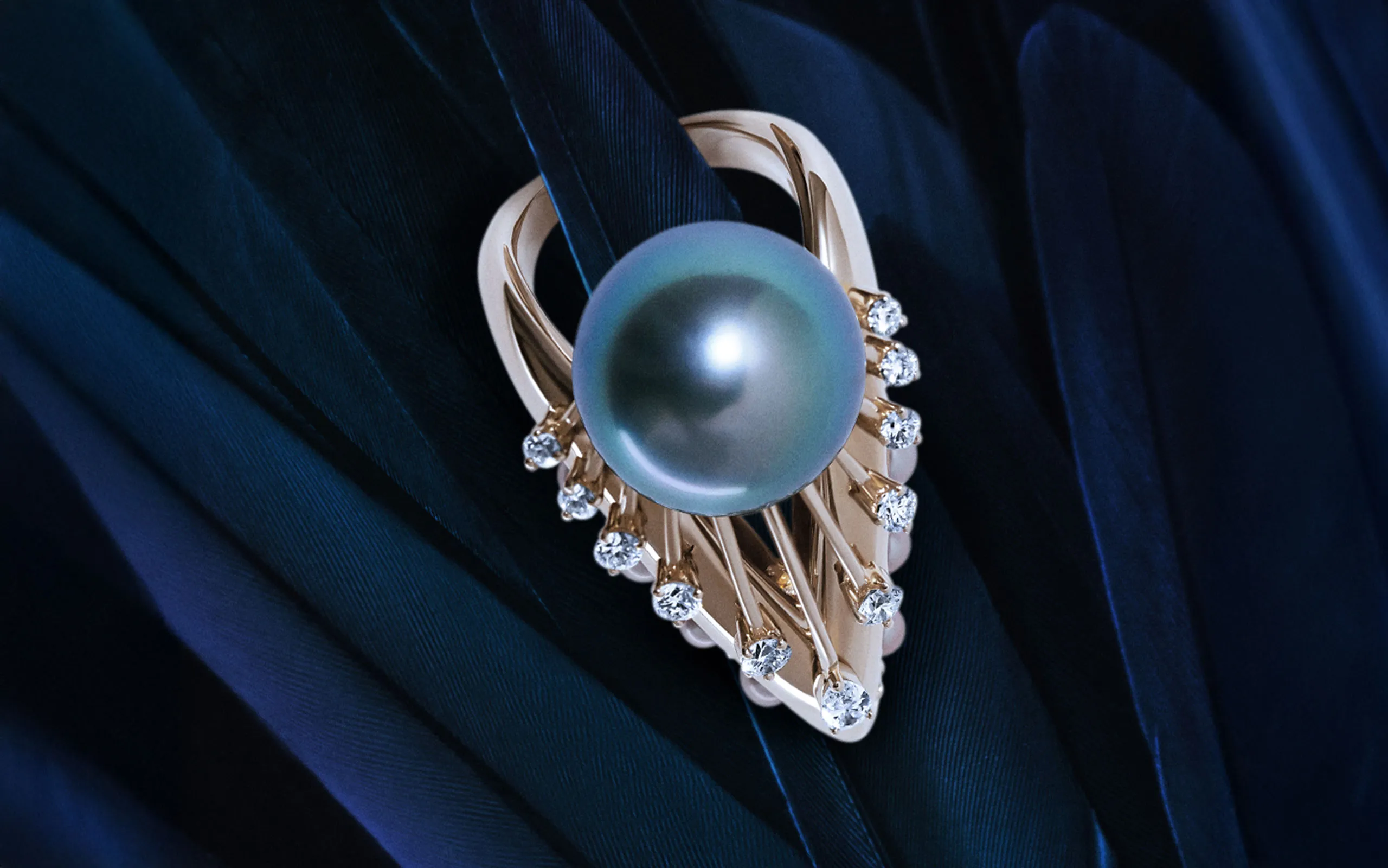<p>Mergin Jewelry by Mehragin Rahmati ring with a 16mm Tahitian pearl, freshwater pearls and diamonds</p>
