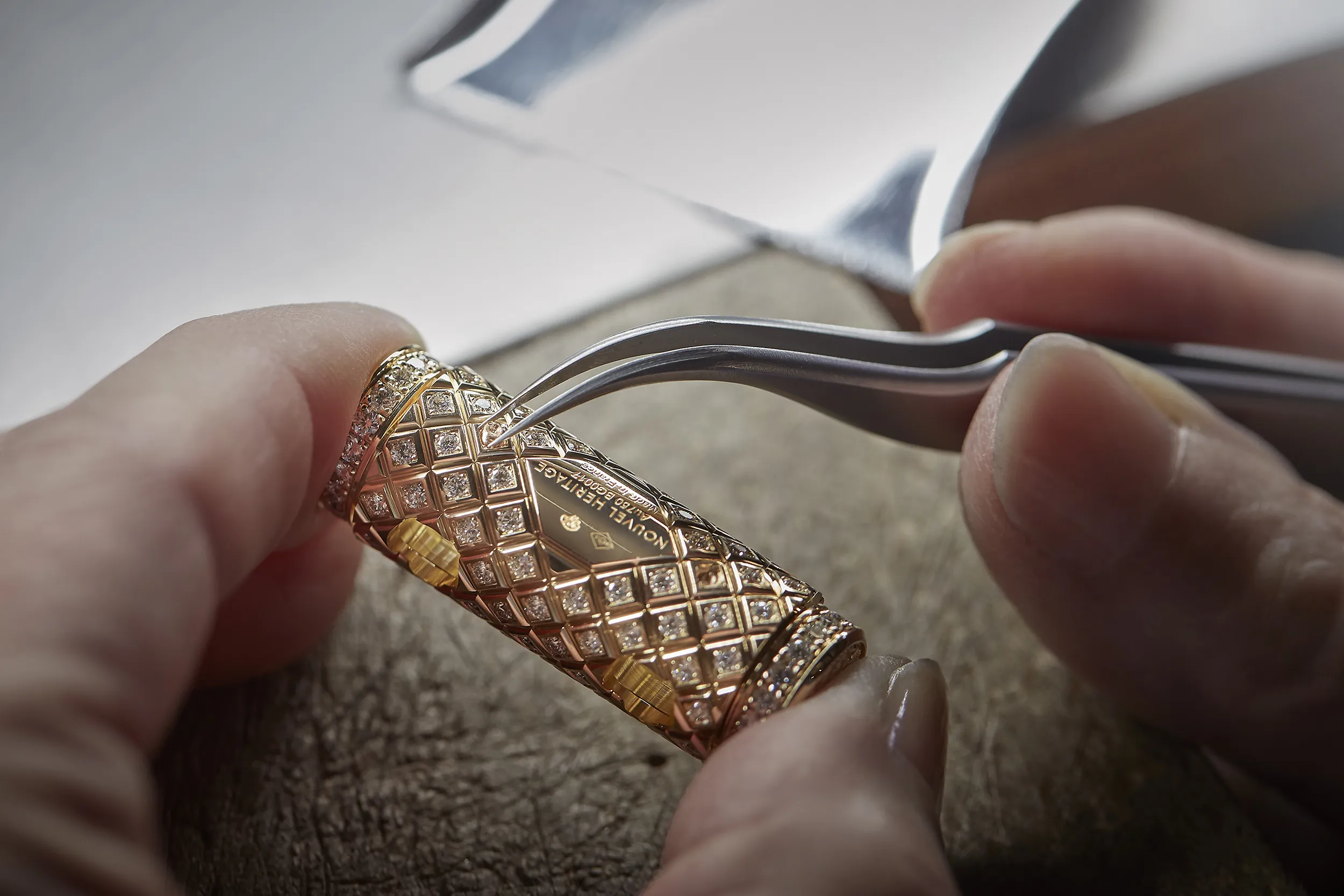 <p>The Nouvel Héritage Latch XL High Jewellery necklace required more than 300 hours of craftsmanship in addition to countless hours of manufacturing using precious metal additive technology </p>