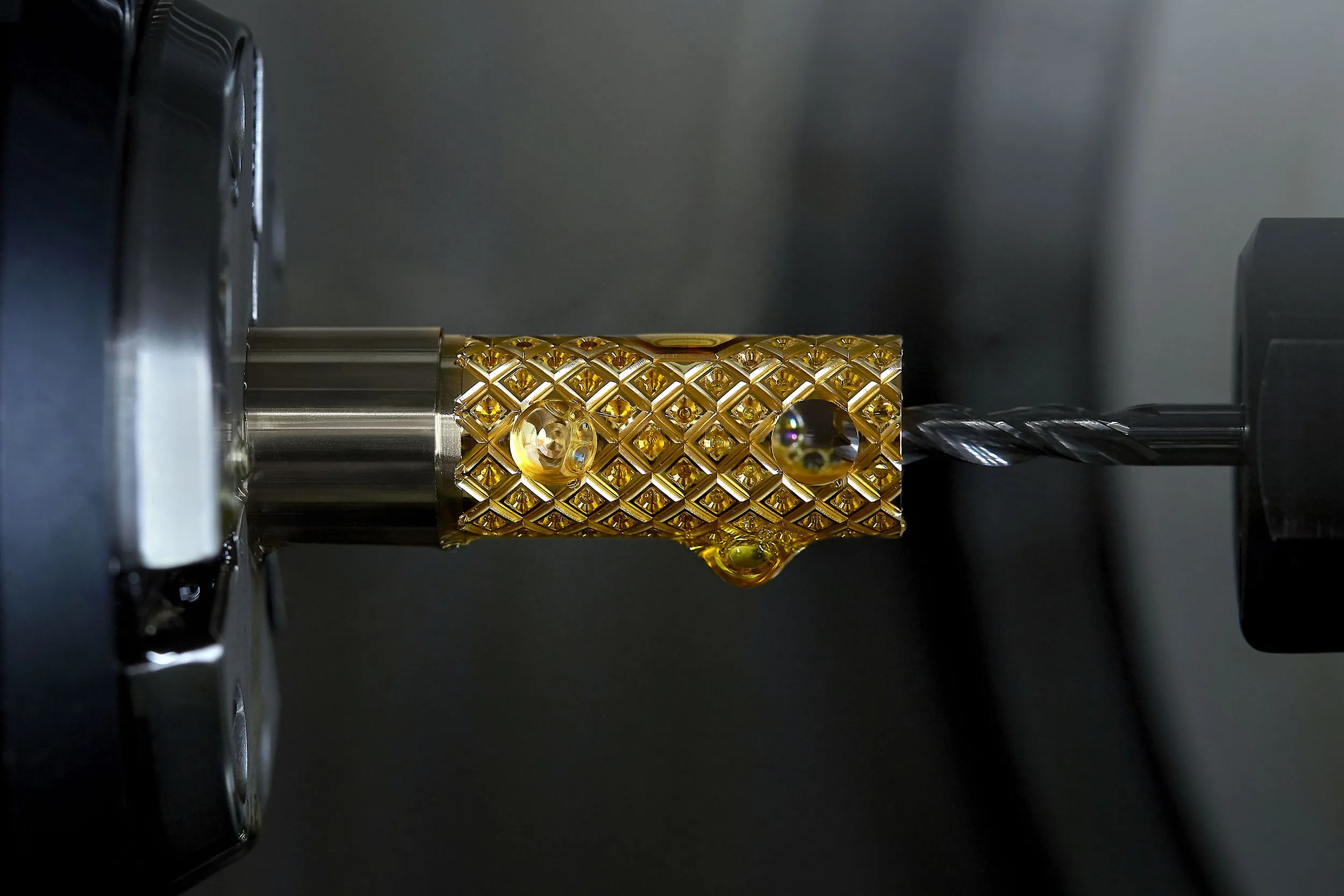 <p>The process of crafting the Nouvel Héritage Latch XL High Jewellery necklace required a combination of traditional jewellery-making skills and contemporary technology, including 3D printing in 18k gold </p>