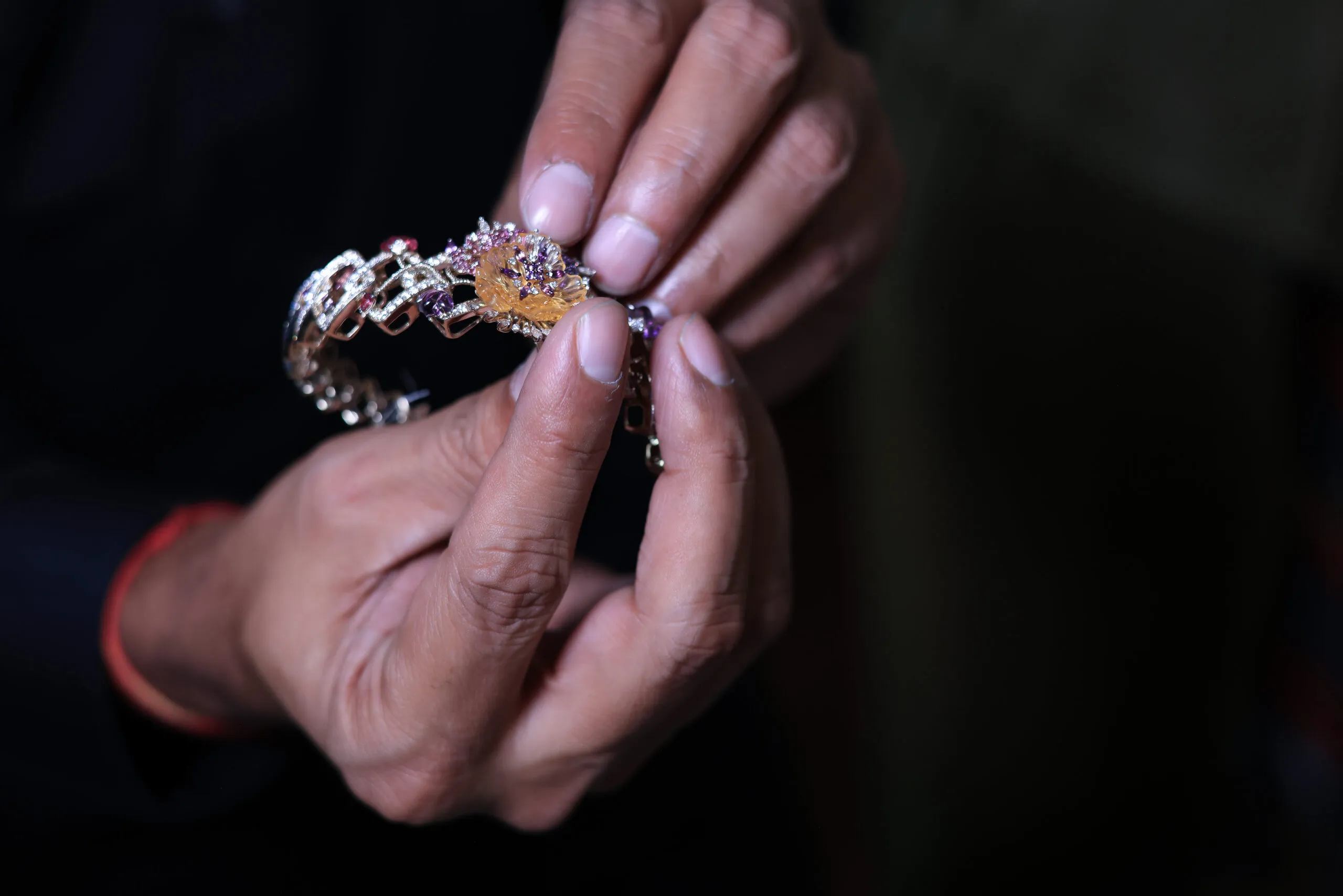 Taking a closer look at a 7.50ct citrine, hand-carved as a poppy flower