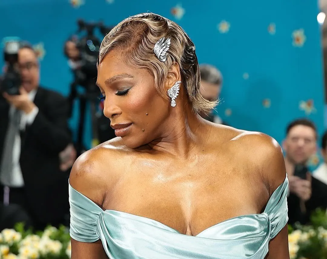 <p>Tennis ace Serena Williams chose ethereal diamond jewellery—vintage Fred Leighton—to match her icy dress</p>
