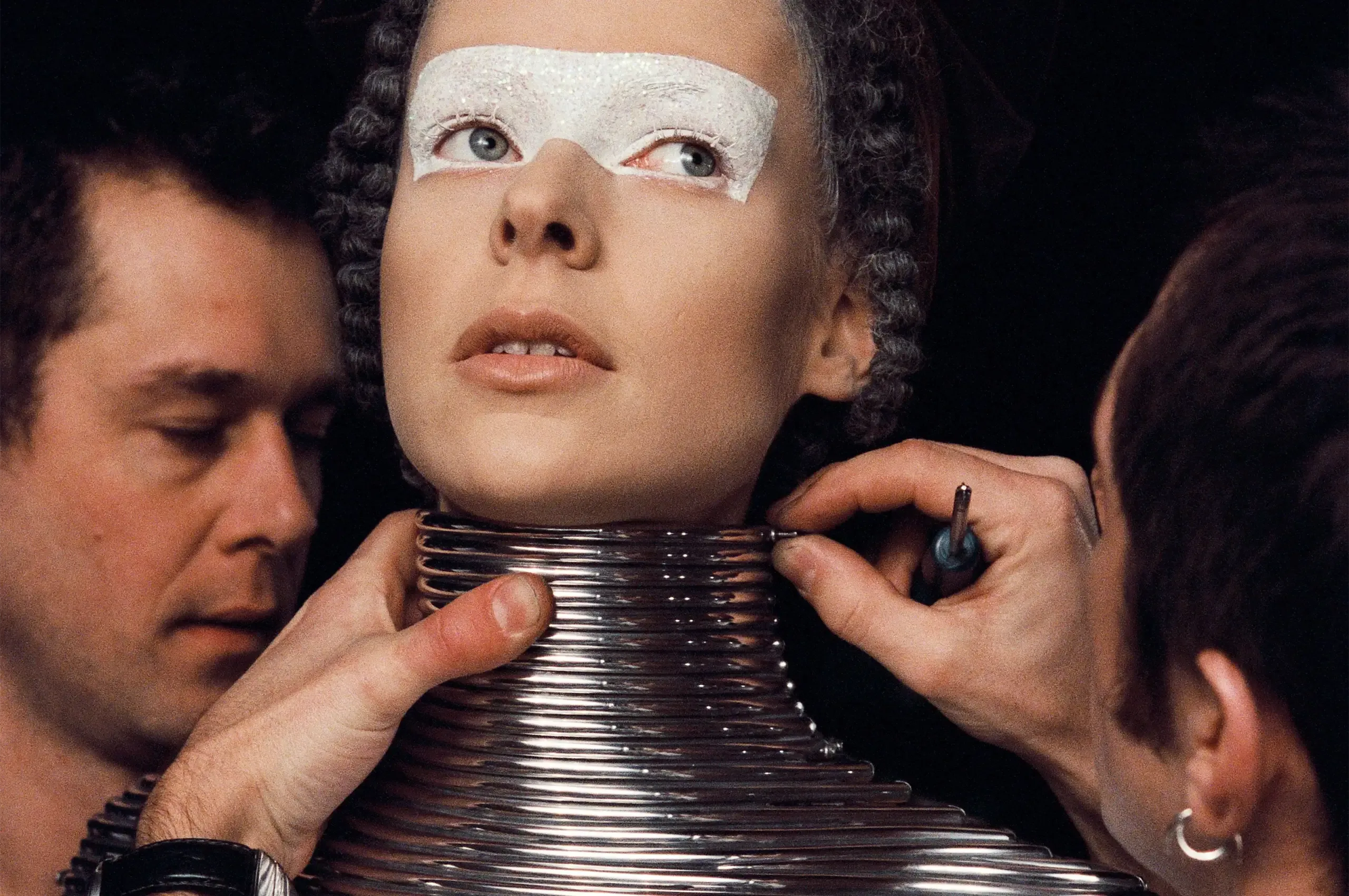 Shaun Leane Coil Corset, “The Overlook”, Alexander McQueen autumn/winter 1999, shot by Ann Ray.