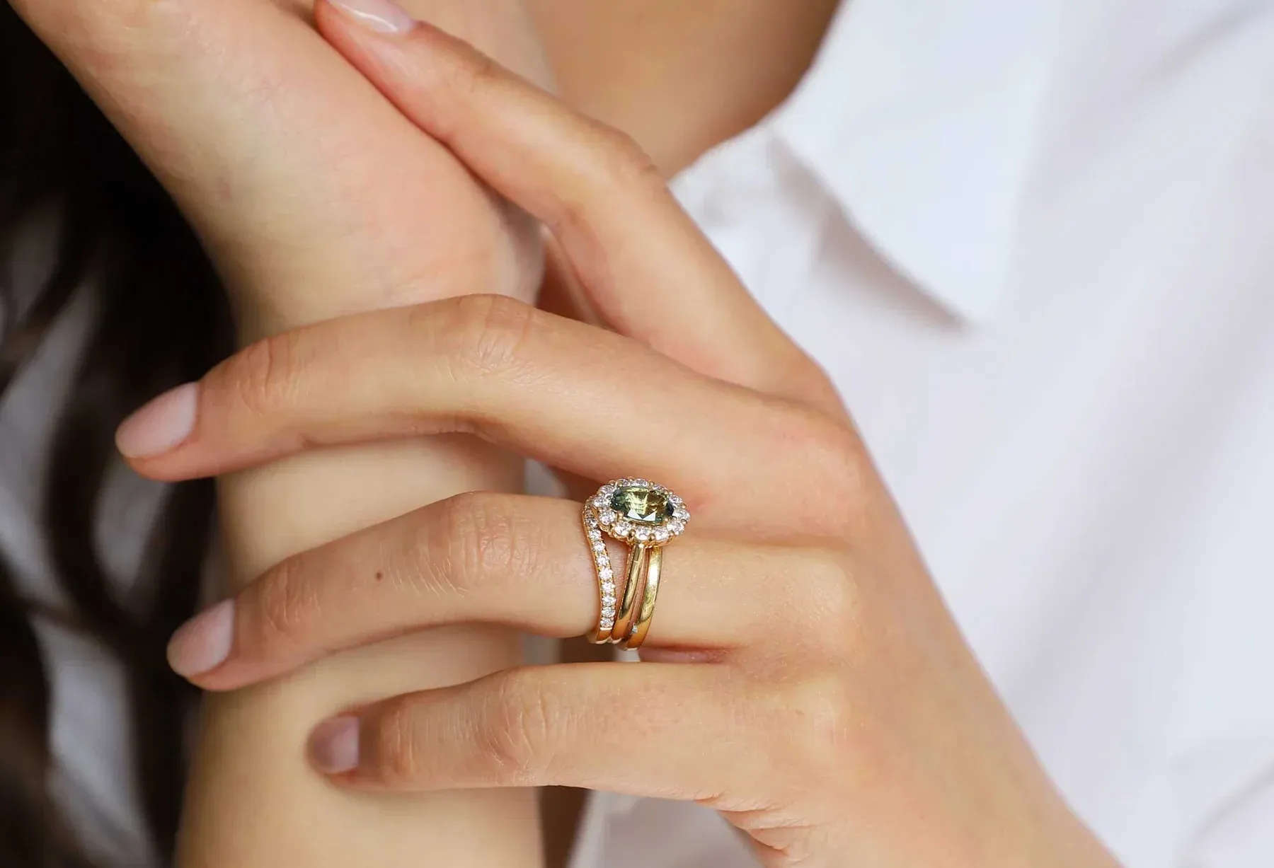Sophie Breitmeyer Cushion Shaped wedding ring in 18K yellow gold