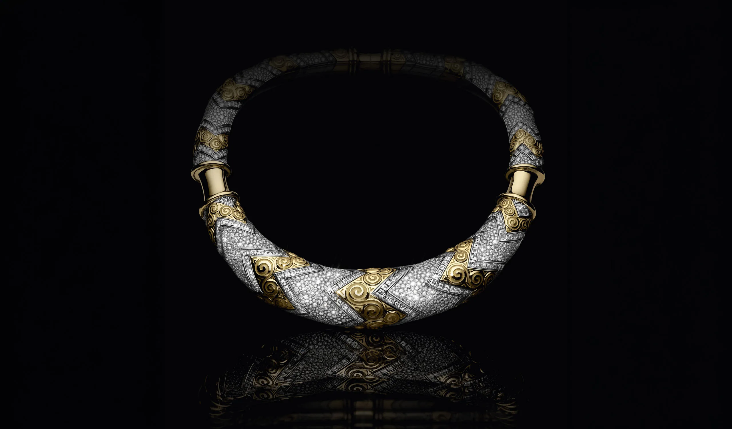 <p>The Totem high jewellery necklace in 18k white and yellow gold with diamonds</p>
