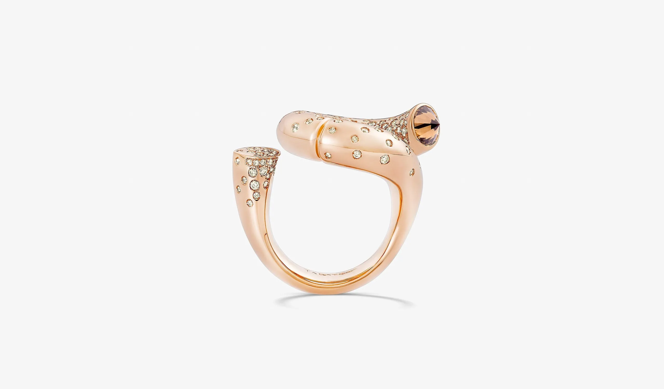 <p>Tabayer Oera ring paved with diamonds in rose gold</p>
