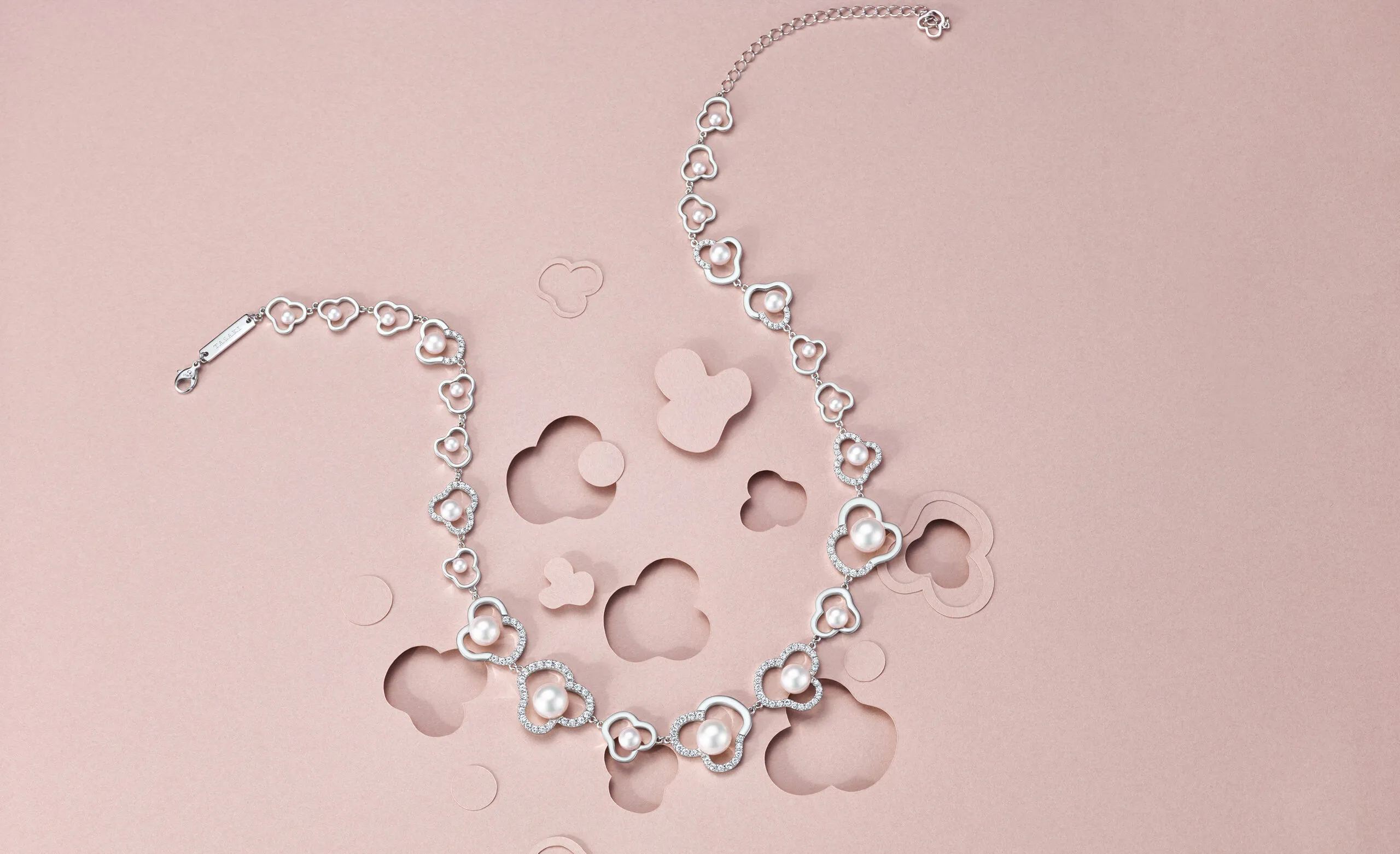 <p>Tasaki Chants diamond pave necklace with Akoya pearls in white gold</p>