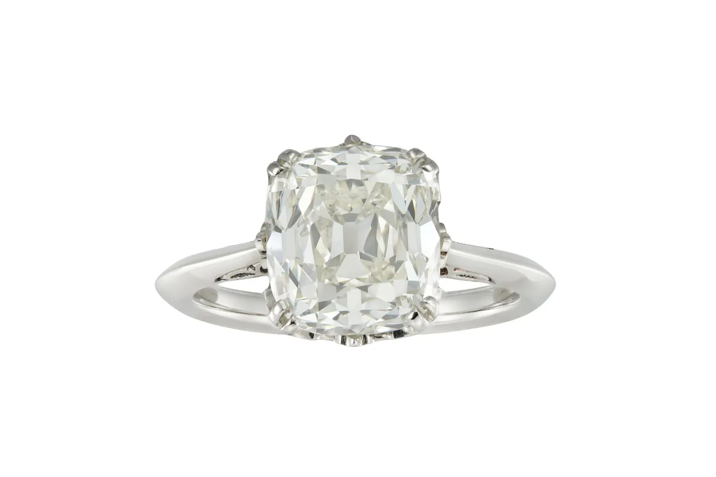 <p>Bentley & Skinner 3.90 carat antique Old Mine cushion cut diamond ring.in platinum.</p>