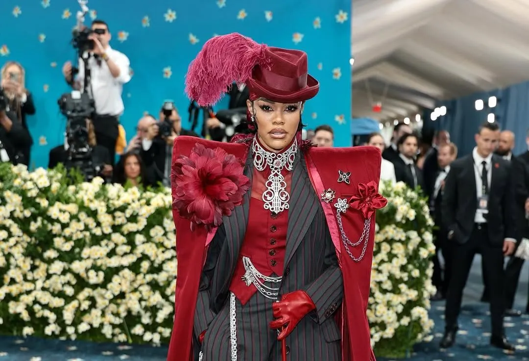 <p>Singer and actress Teyana Taylor in one of the night&#8217;s most memorable looks: a bib necklace, brooches, lapel chains and waist chains by David Yurman</p>
