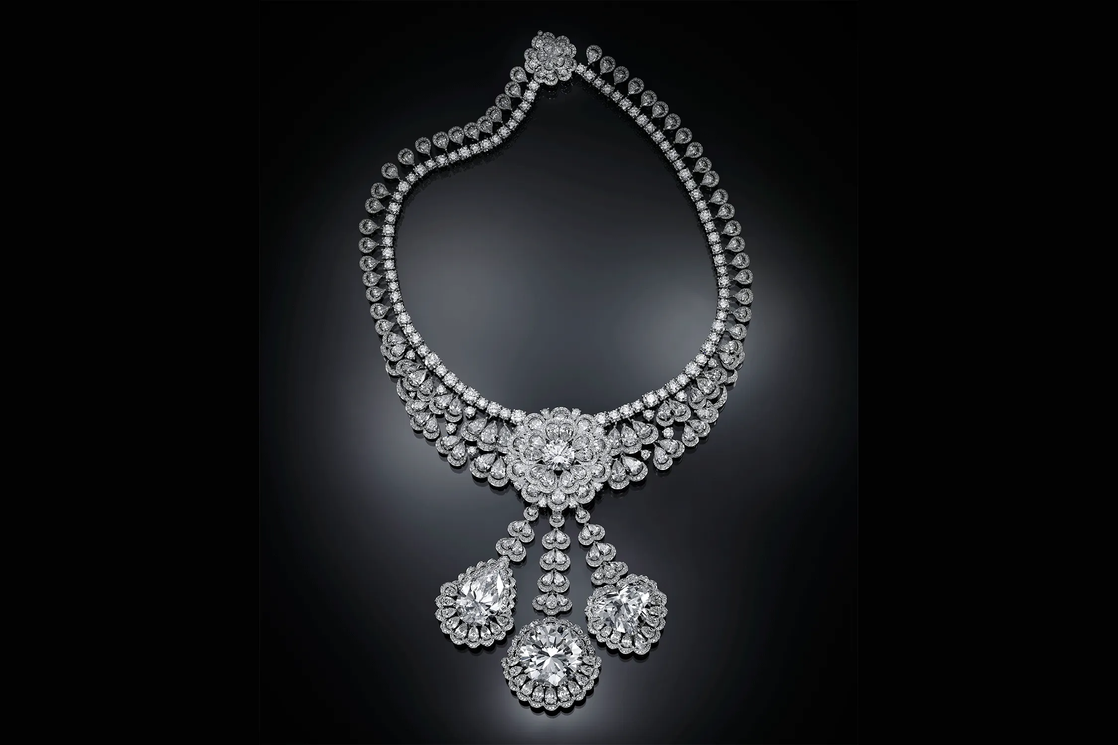 <p>The Garden of Kalahari necklace by Chopard</p>