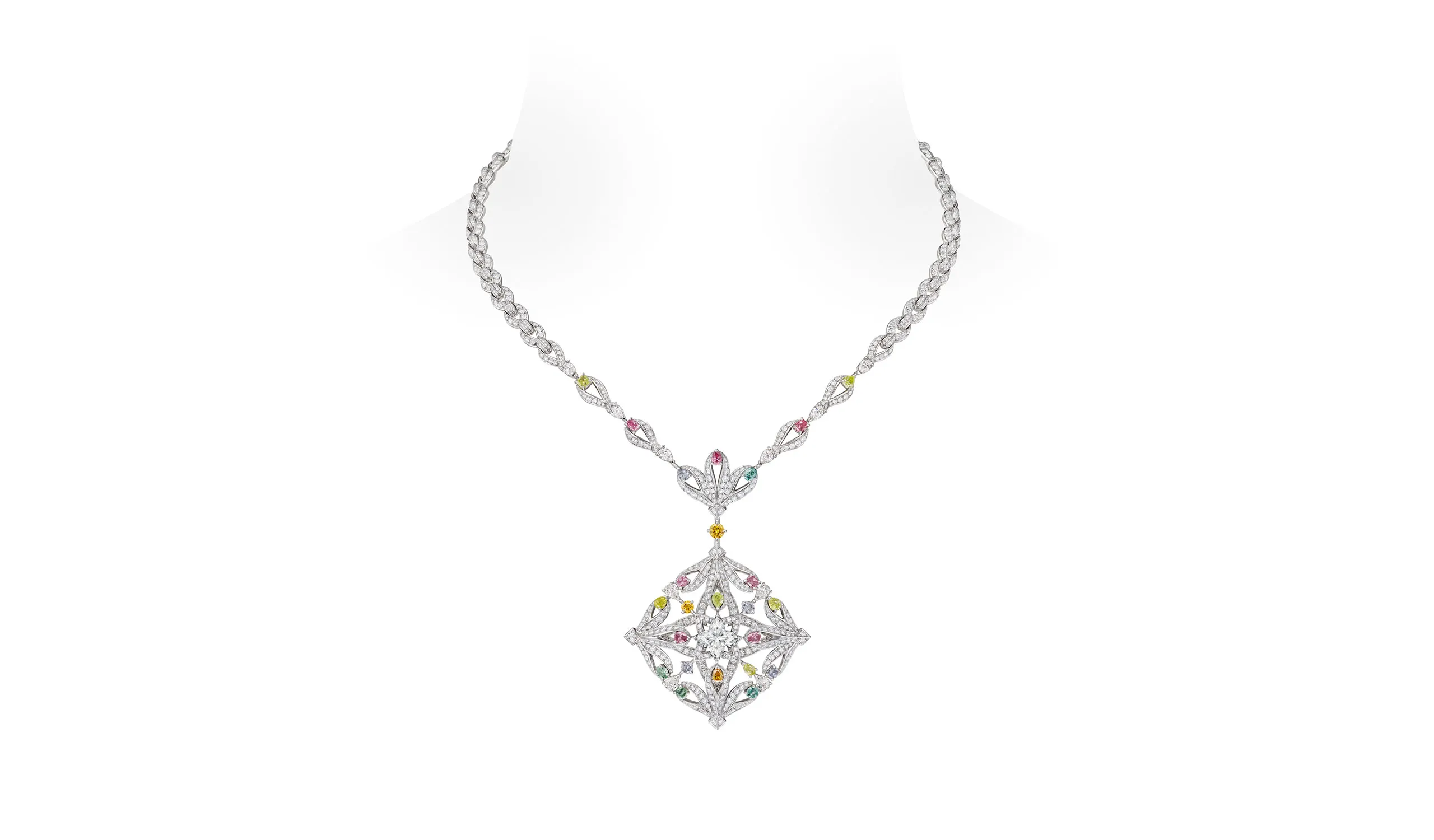 <p>The Victory high jewellery medallion necklace</p>
