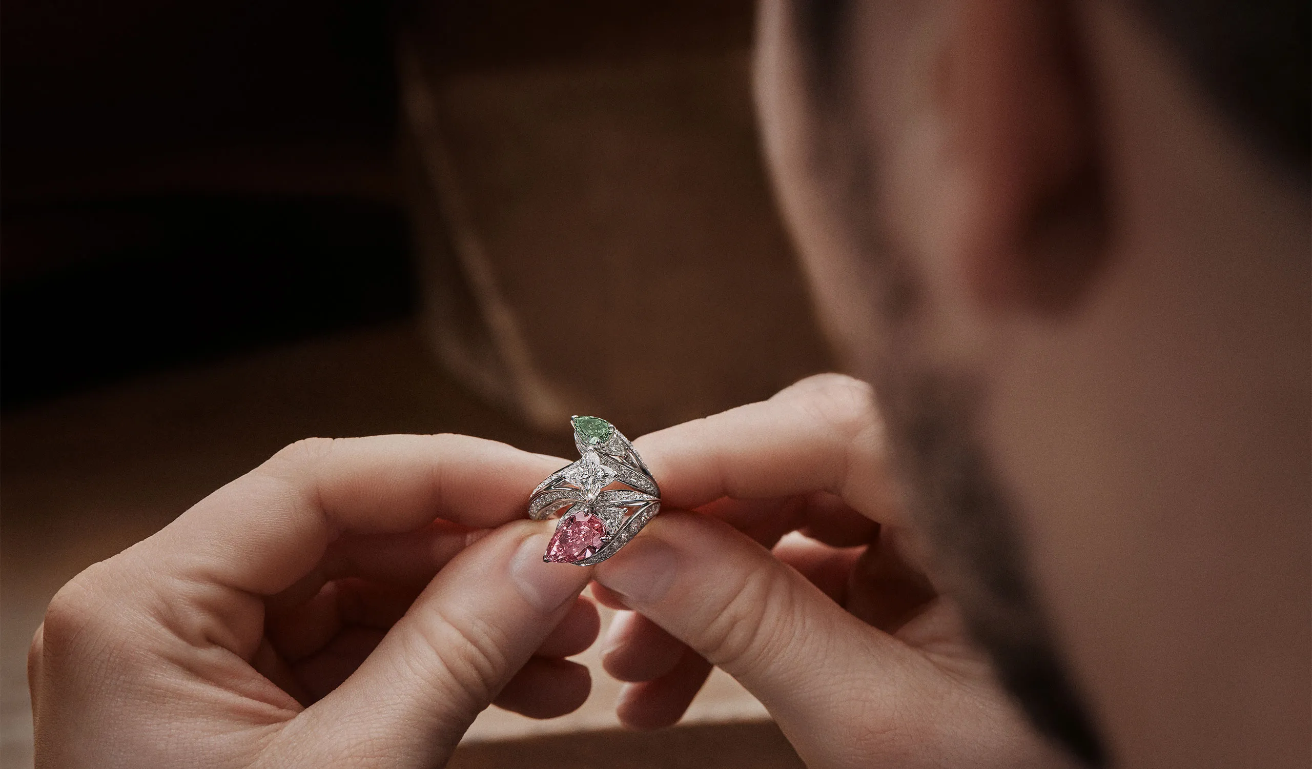 <p>Crafting the Victory high jewellery ring</p>
