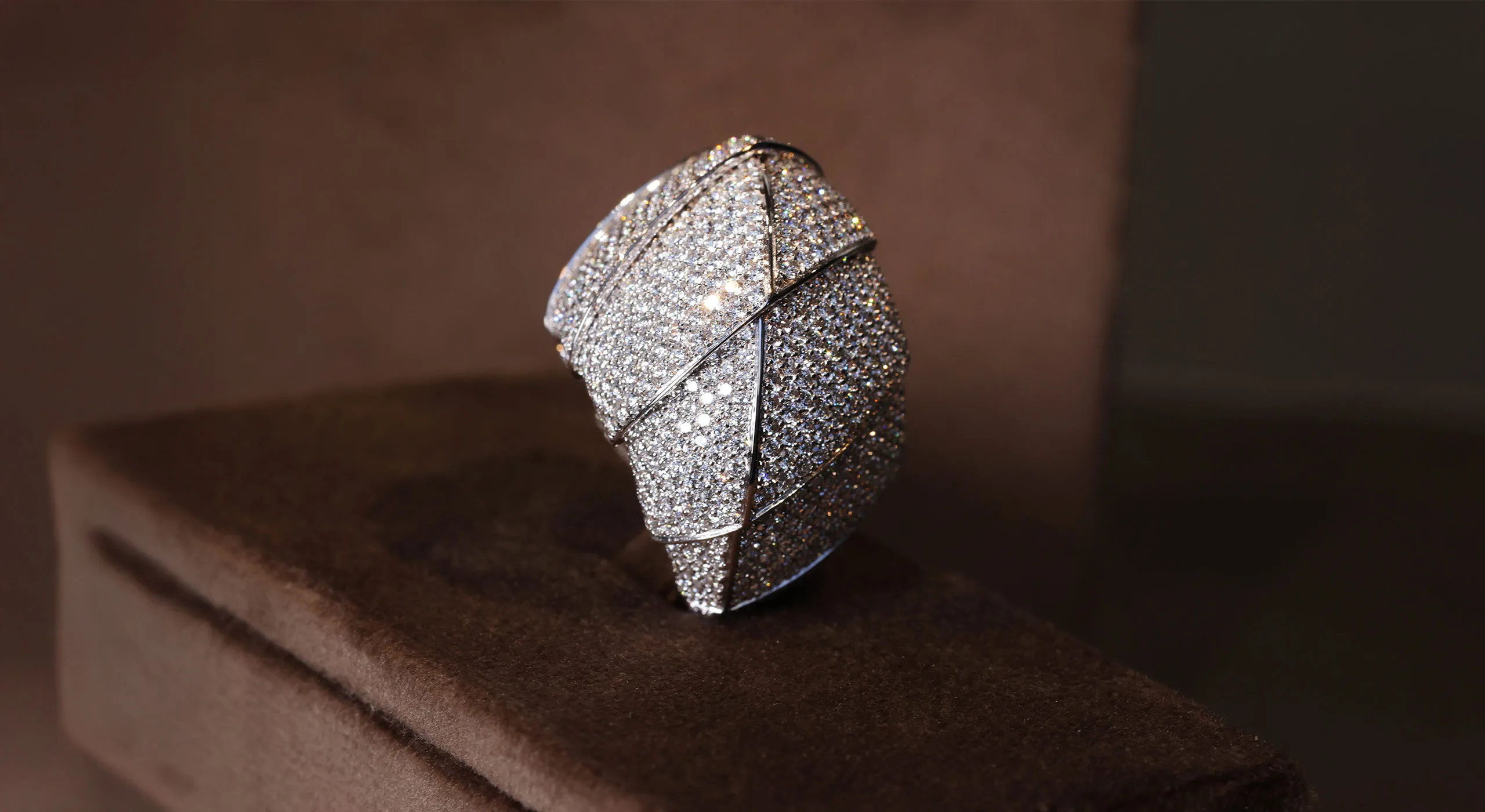 <p>Vhernier Forma Assoluta ring from the Ardis High Jewellery collection with 1,005 diamonds weighing 6.88 carats, set in 18k white gold </p>
