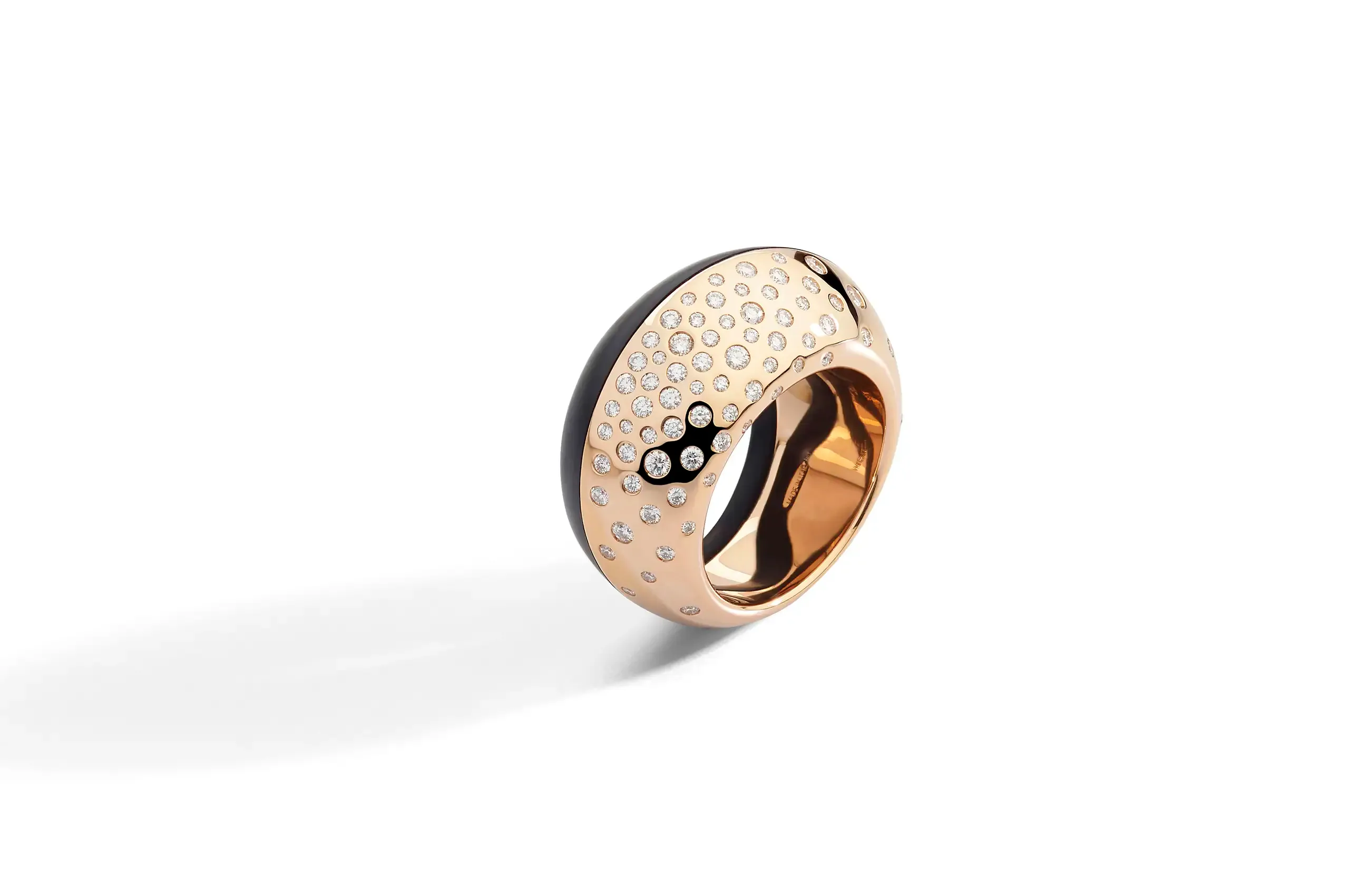 The new Trottola ring rises vertically on the hand, its elongated proportions conceived for effortless stacking and everyday wear.