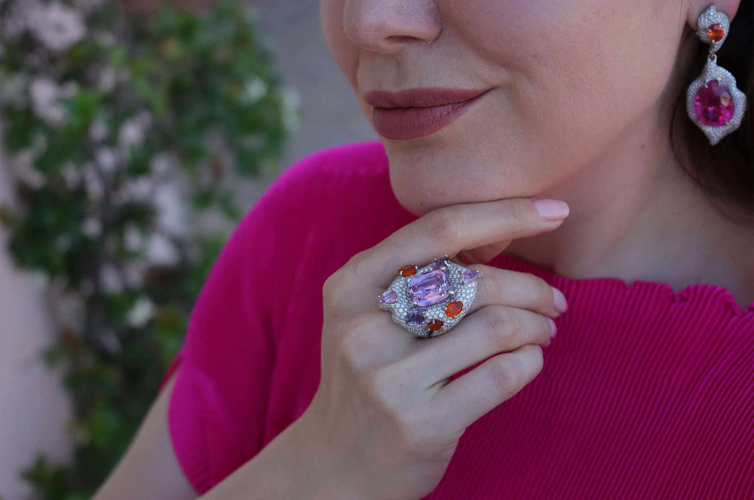 An extraordinary d'Avossa ring featuring a beautiful emerald-cut kunzite
