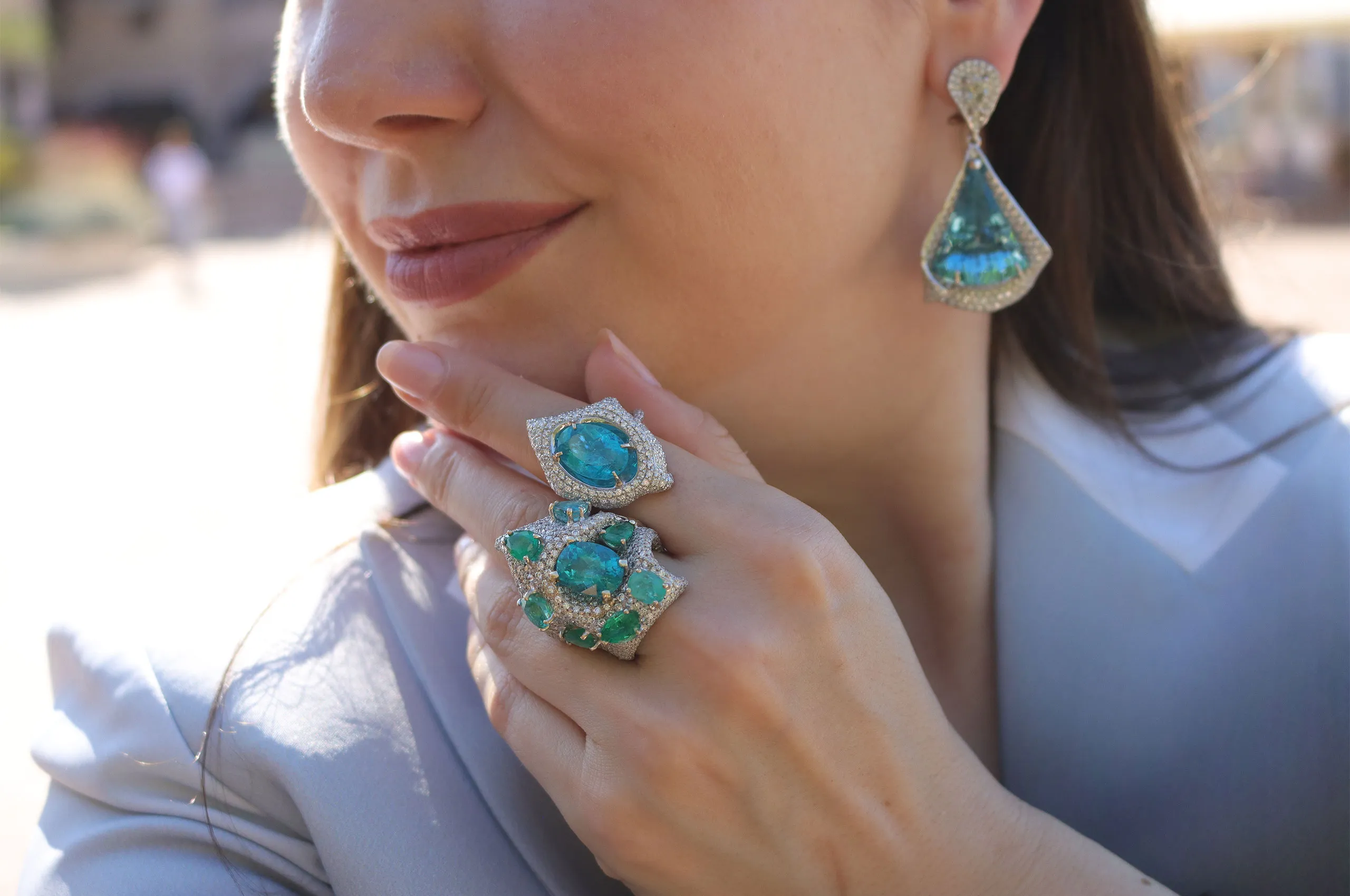 Alongside the rings, Katerina wears a truly unique piece: a pair of earrings set with two top-quality Santa Maria aquamarines