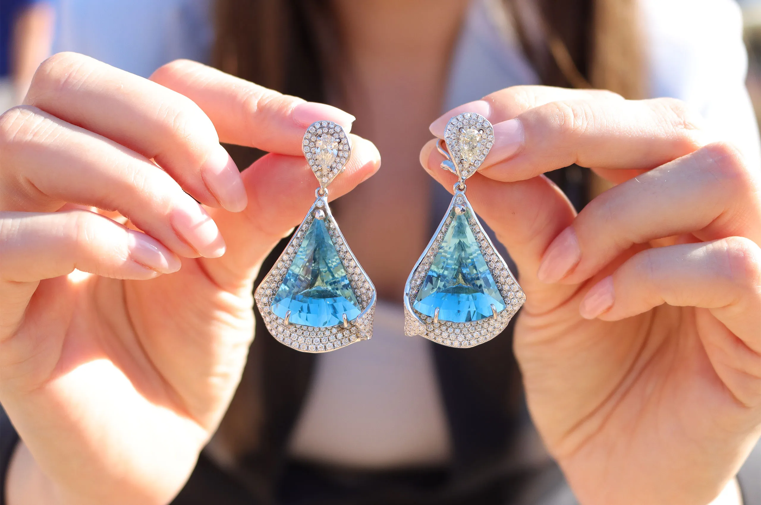 The Santa Maria aquamarines are presented in a very special fan-shaped cut