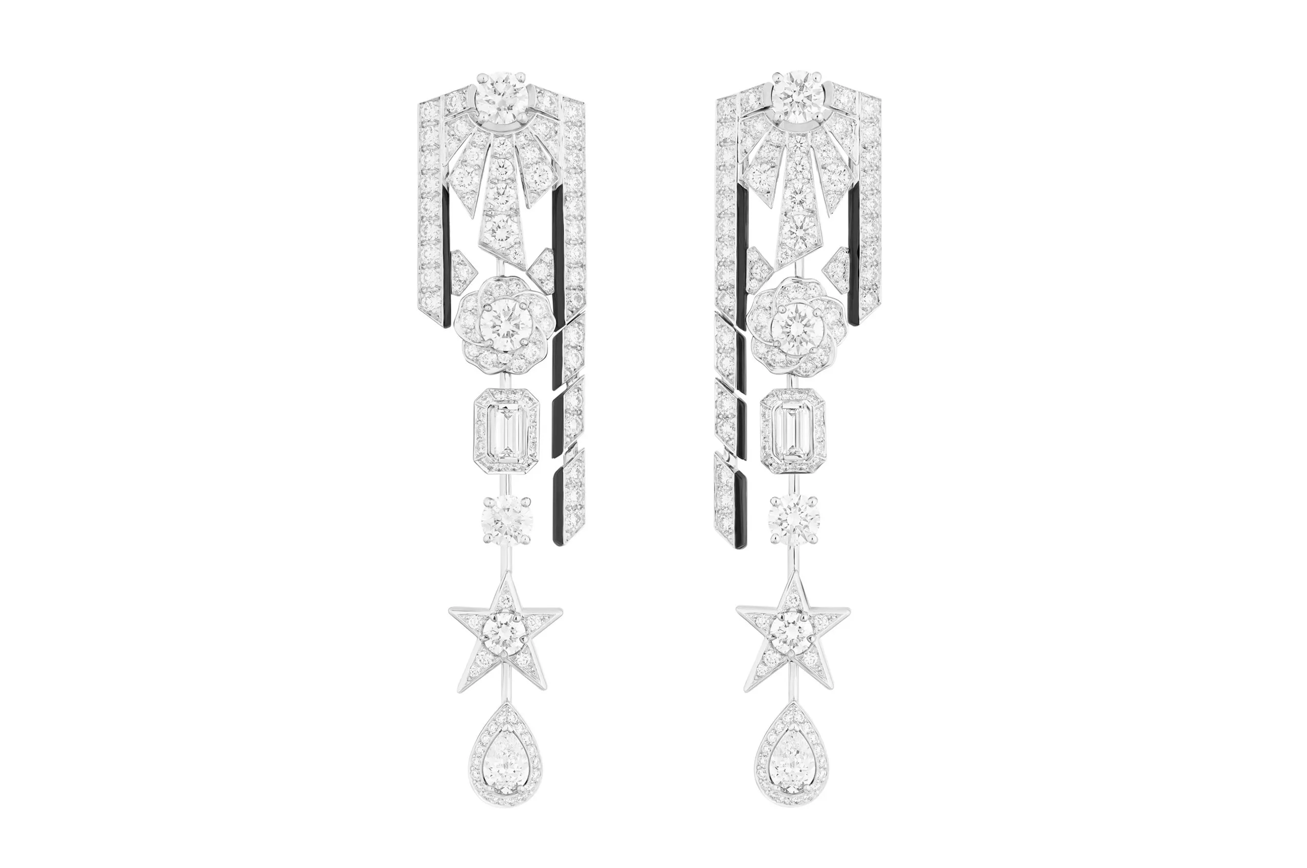Chanel Imprimé Noir et Blanc earrings in white gold, set with diamonds and black lacquer