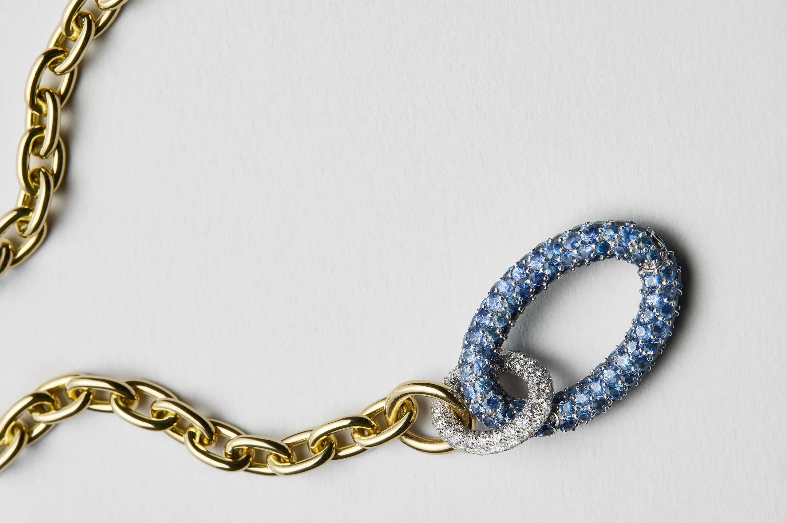 VESCOVI Milano ODEA suite Calypso sapphire clasp and 18k yellow gold chain